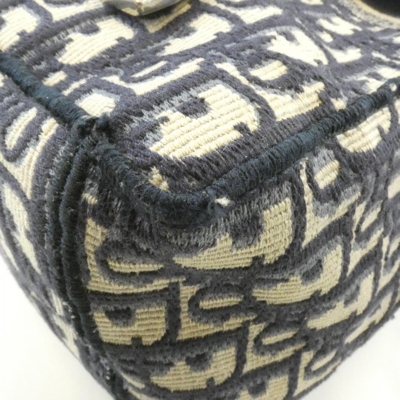 Dior Dior Christian Dior Dior Oblique Dior Camp Canvas Shoulder Bag Textile Shoulder Bag M1291VRIW DUTY FREE for USA Size ONE SIZE - 3 Thumbnail