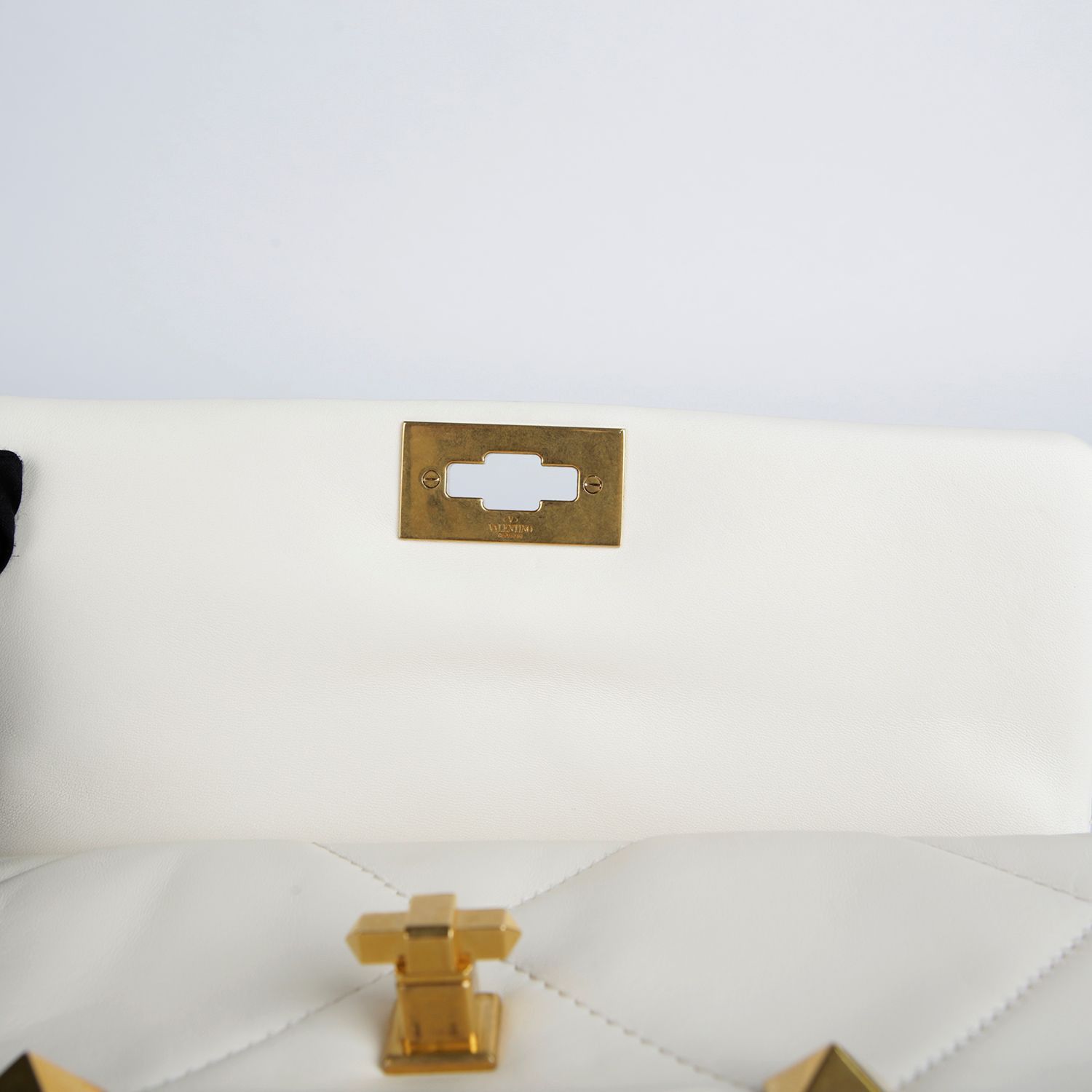 Valentino Refurbished White Leather Roman Stud Tote and Shoulder Bag Size ONE SIZE - 10 Thumbnail