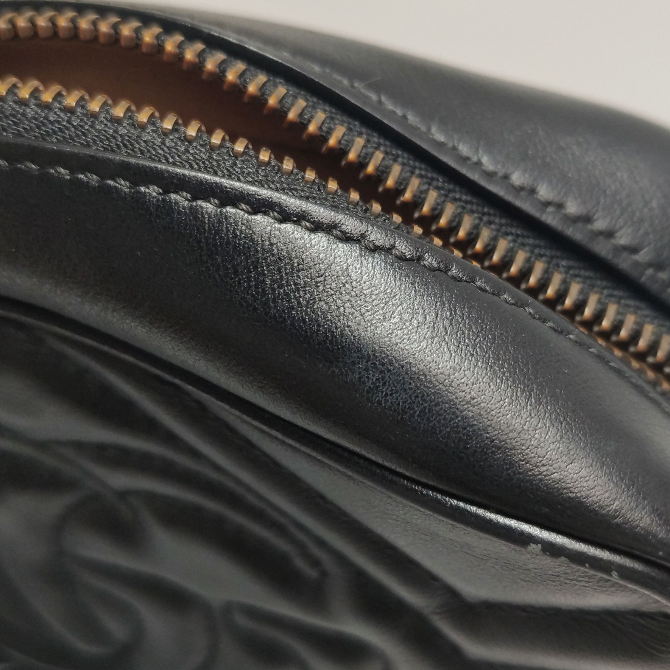 Gucci Gucci GG Marmont Black Leather Quilted Camera Bag Size ONE SIZE - 19 Thumbnail