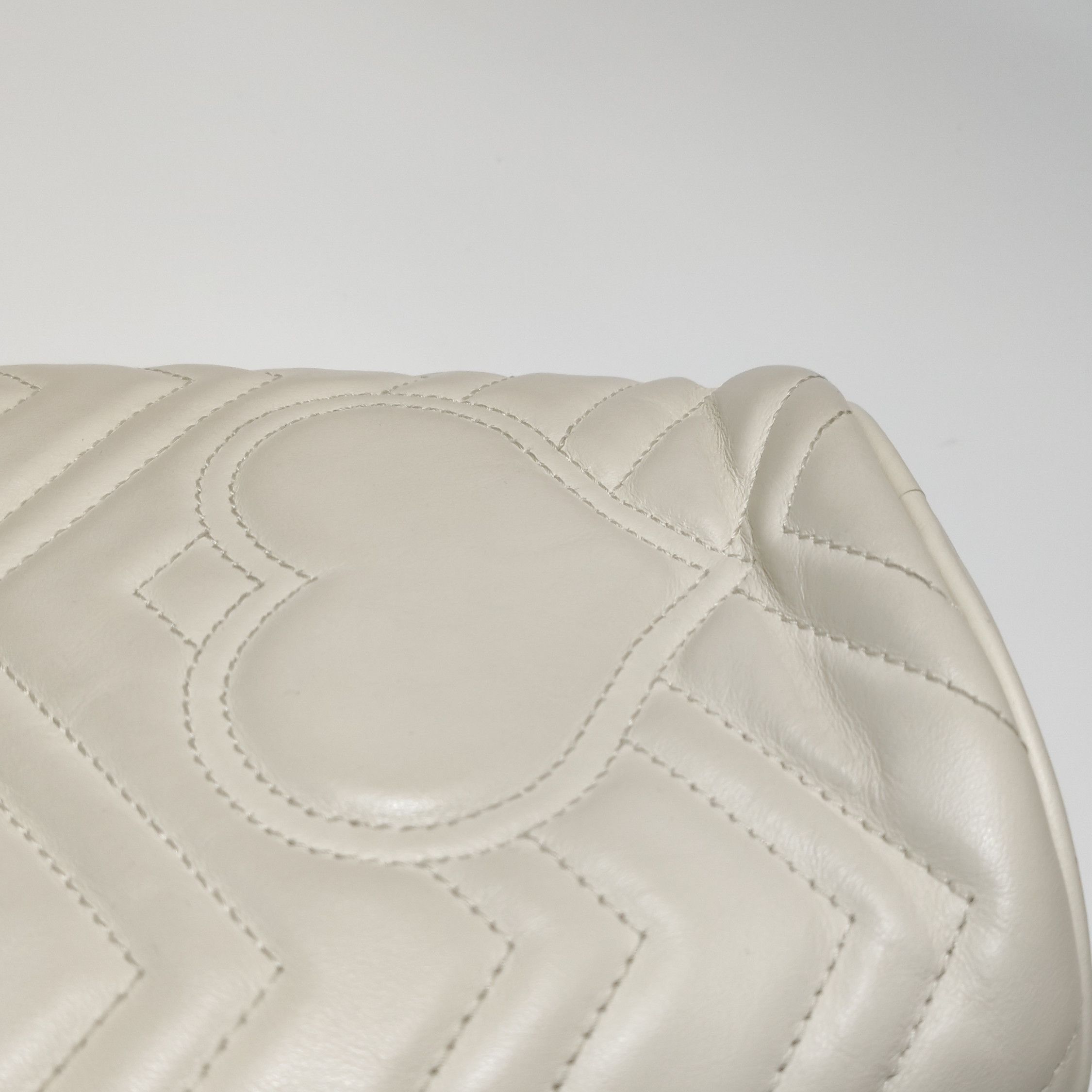 Gucci Gucci GG Marmont Quilted Leather Mini Bucket Bag ONE SIZE Size ONE SIZE - 18 Thumbnail
