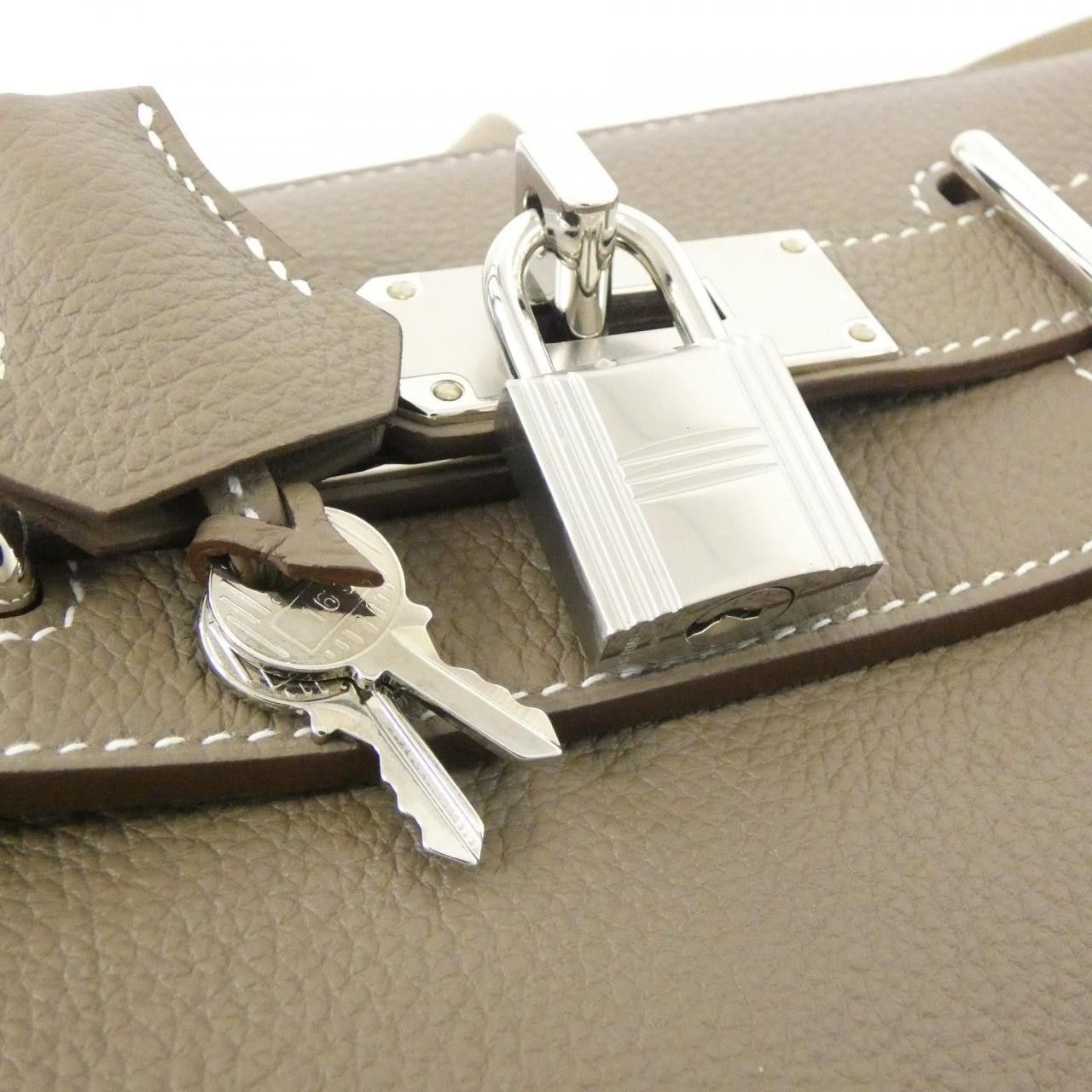 Hermes Hermes Hermes Akkad PM Togo shoulder bag Leather Crossbody Bag K DUTY FREE for USA Size ONE SIZE - 4 Thumbnail