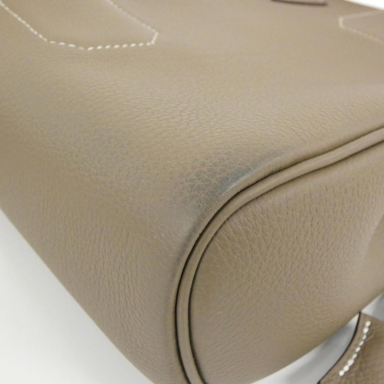 Hermes Hermes Hermes Akkad PM Togo shoulder bag Leather Crossbody Bag K DUTY FREE for USA Size ONE SIZE - 3 Thumbnail