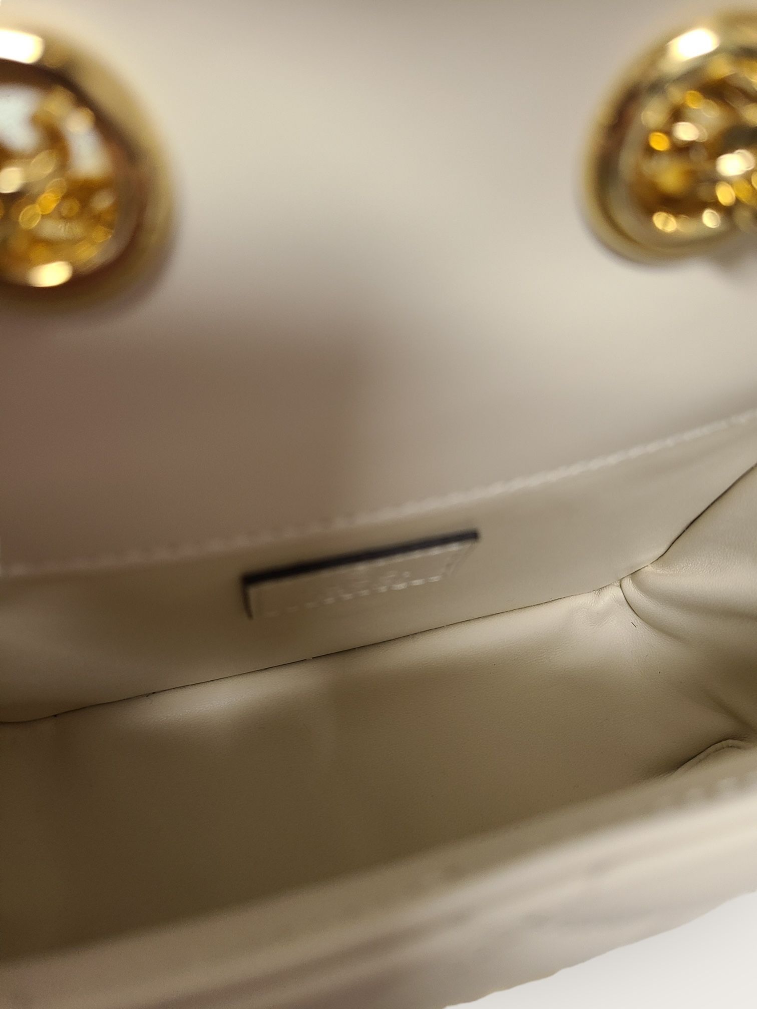 Gucci White Quilted Leather Interlocking Decor Mini Shoulder Bag Size ONE SIZE - 5 Thumbnail