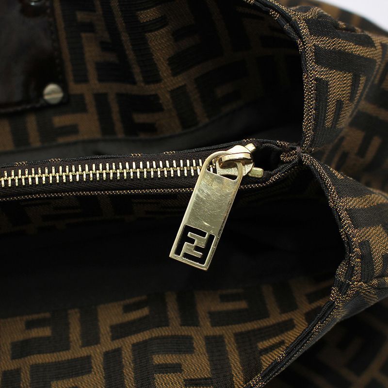 Fendi Juka Mia Large Chain Shoulder Bag Size ONE SIZE - 9 Thumbnail