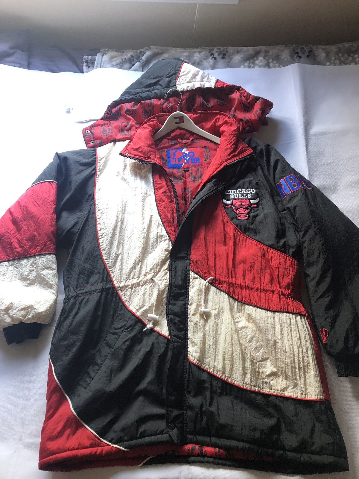 Rare! Vintage Chicago Bulls Windbreaker logo 7 trench