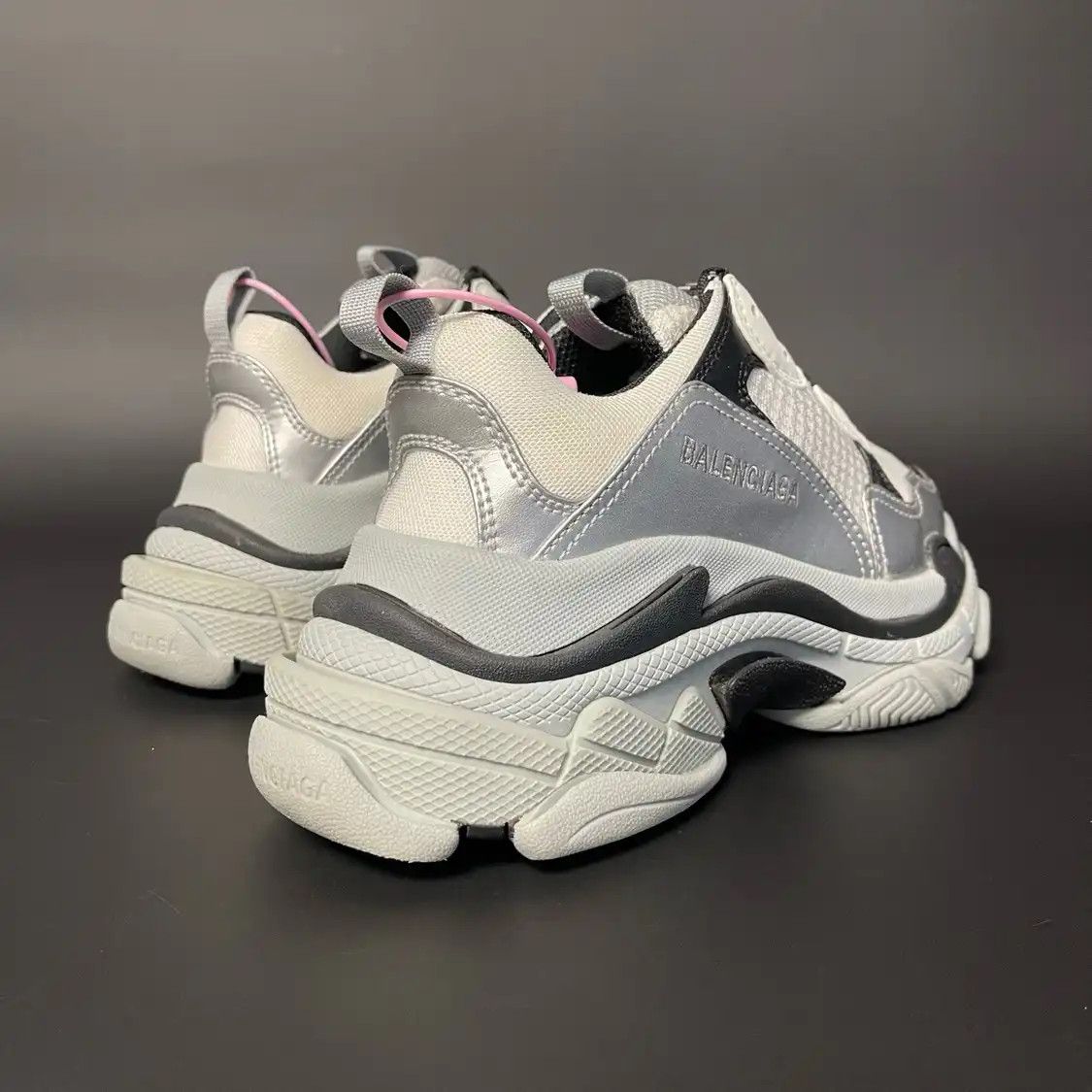 Balenciaga BALENCIAGA silver leather Women's casual sneakers 37 Size US 7 / IT 37 - 3 Thumbnail