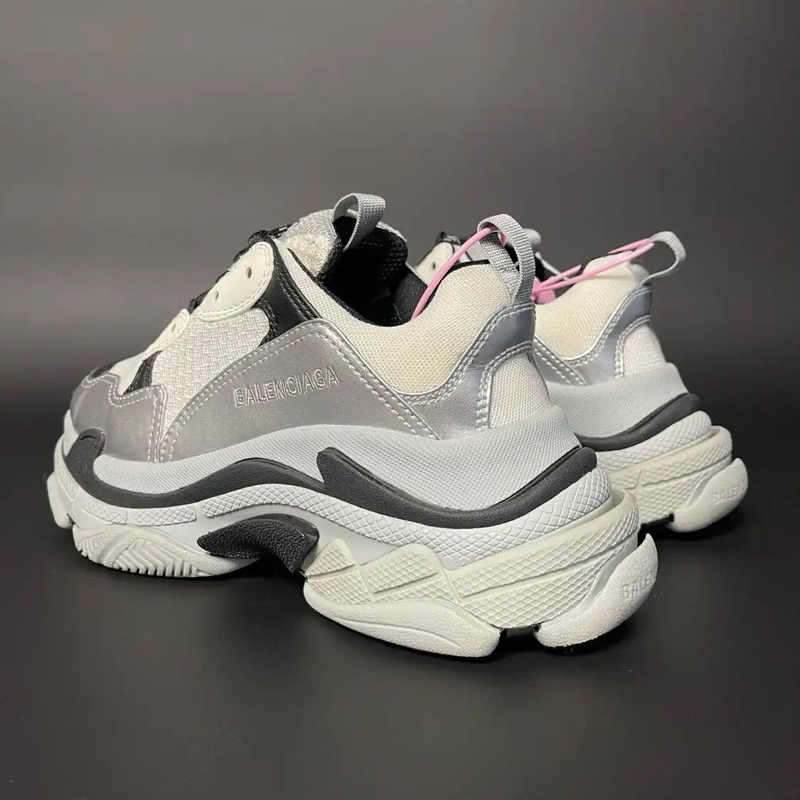 Balenciaga BALENCIAGA silver leather Women's casual sneakers 37 Size US 7 / IT 37 - 2 Thumbnail