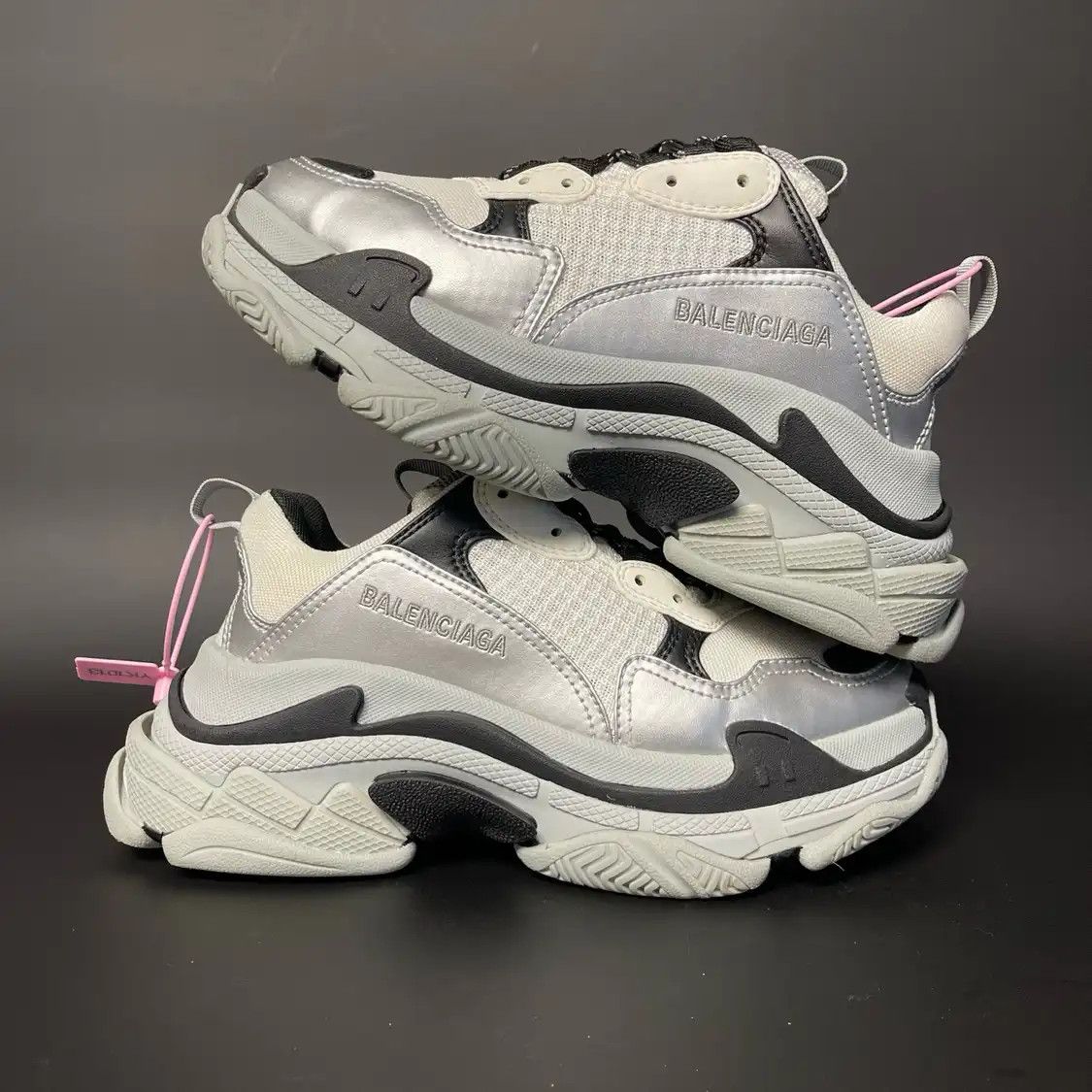 Balenciaga BALENCIAGA silver leather Women's casual sneakers 37 Size US 7 / IT 37 - 7 Thumbnail