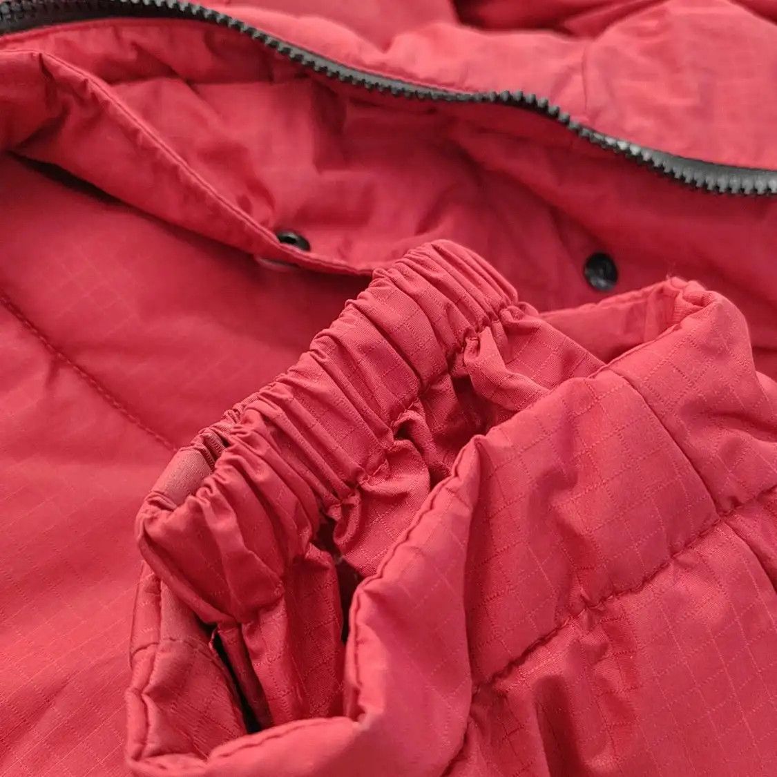 Balenciaga BALENCIAGA S size red polyester Women's mid-length padded coat Down Jackets Size S / US 4 / IT 40 - 8 Thumbnail