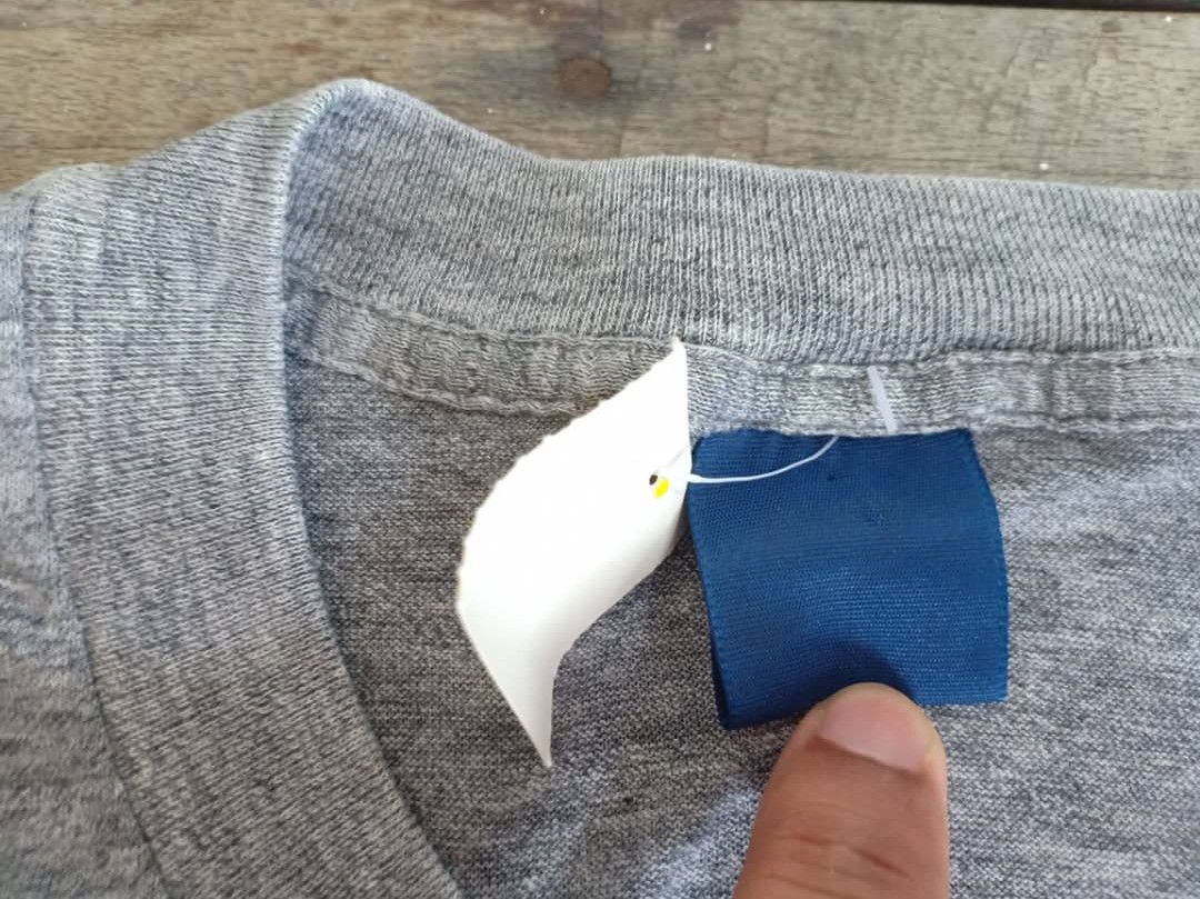 Nike × Vintage Vintage Nike Blue Tag T-Shirt Block Rayon Swoosh Nike2 Size US L / EU 52-54 / 3 - 3 Thumbnail