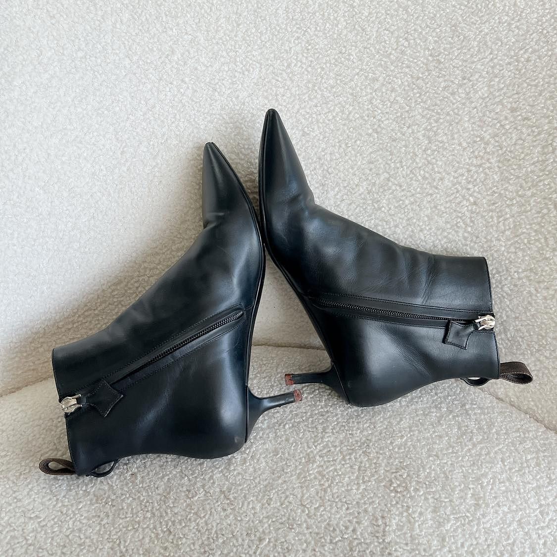 Louis Vuitton Louis Vuitton Black Leather Kitten Heel Ankle Boots 36.5 Size US 6.5 / IT 36.5 - 9 Thumbnail
