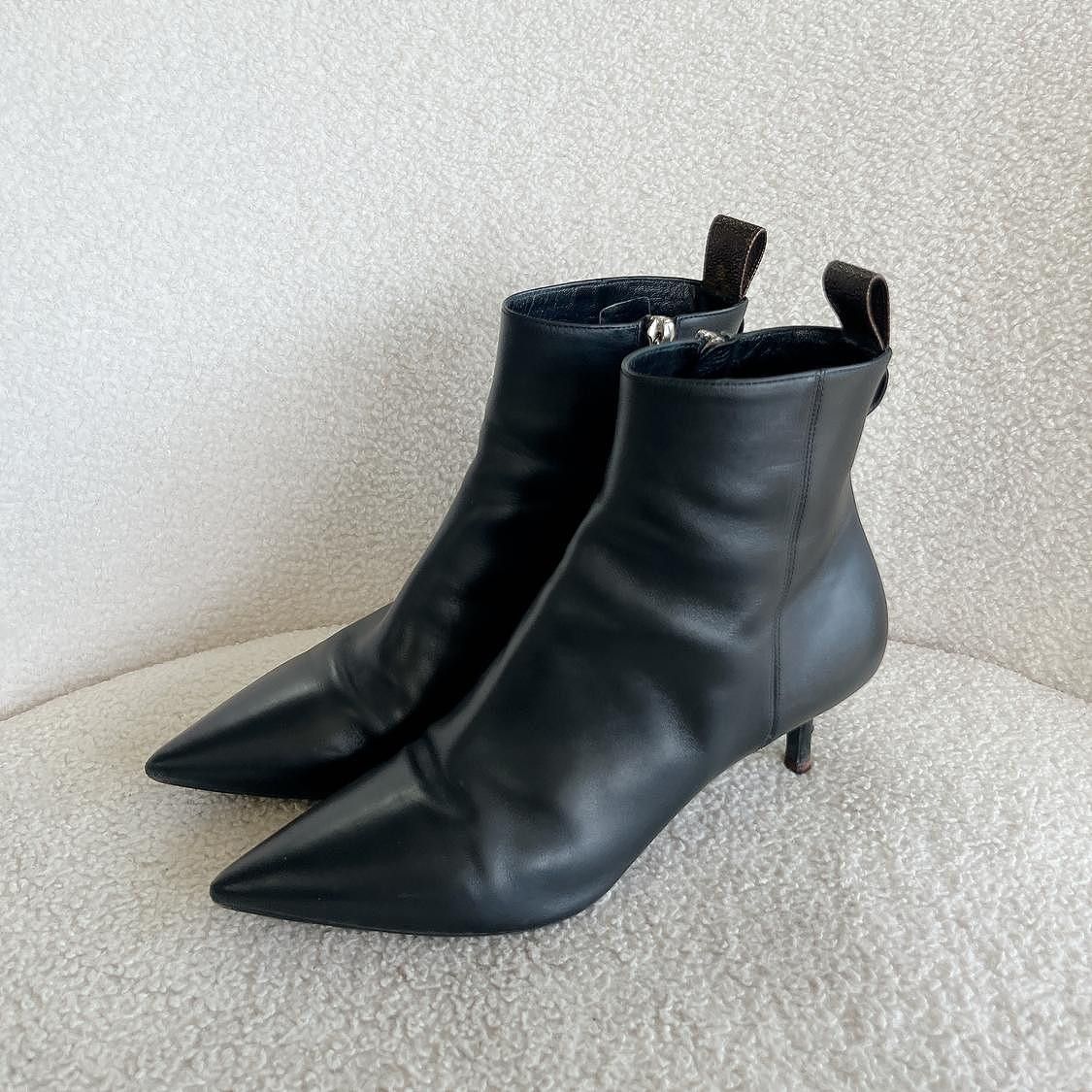 Louis Vuitton Louis Vuitton Black Leather Kitten Heel Ankle Boots 36.5 Size US 6.5 / IT 36.5 - 2 Thumbnail