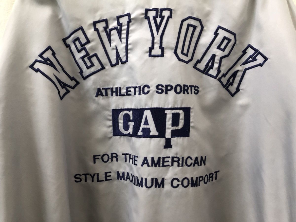 Gap × Vintage The Iconic Vintage Gap 90s Spellout Bomber Jacket Size US L / EU 52-54 / 3 - 2 Thumbnail