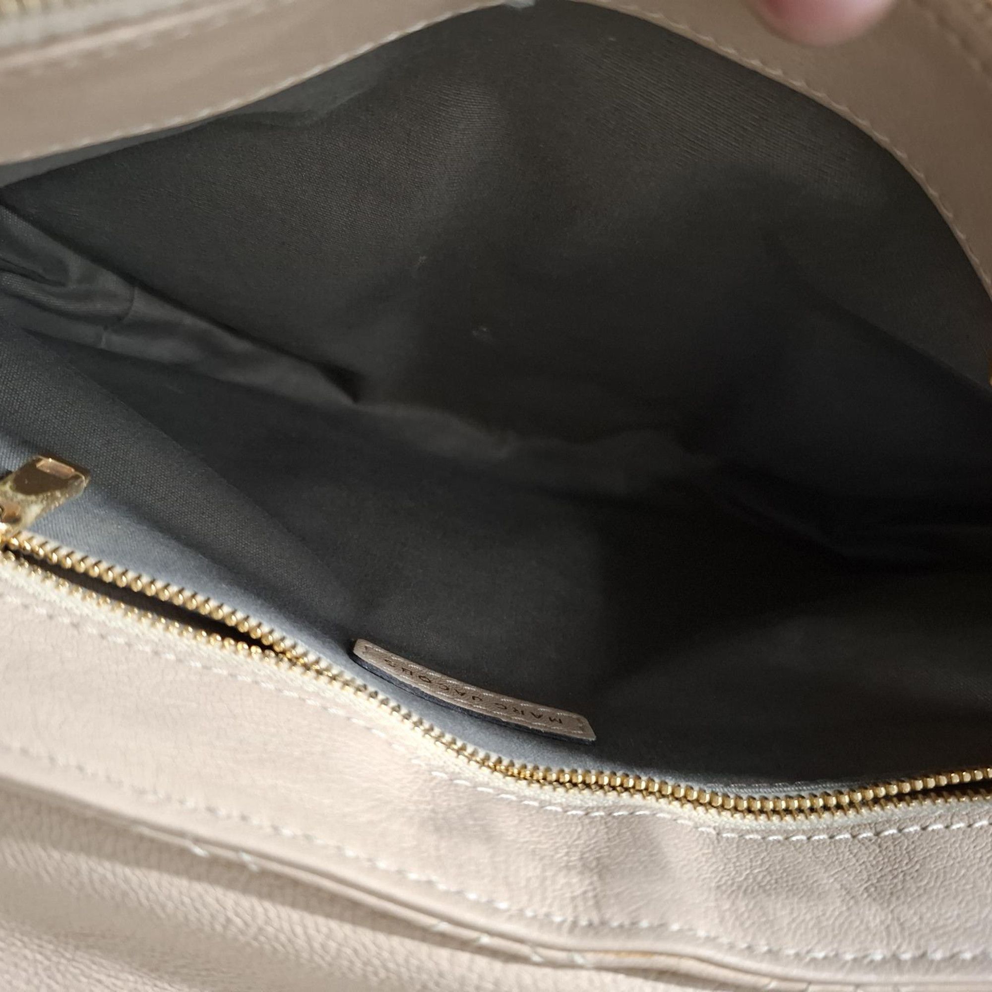 Marc Jacobs Marc Jacobs Quilted Shoulder Bag in Beige Leather Size ONE SIZE - 8 Thumbnail