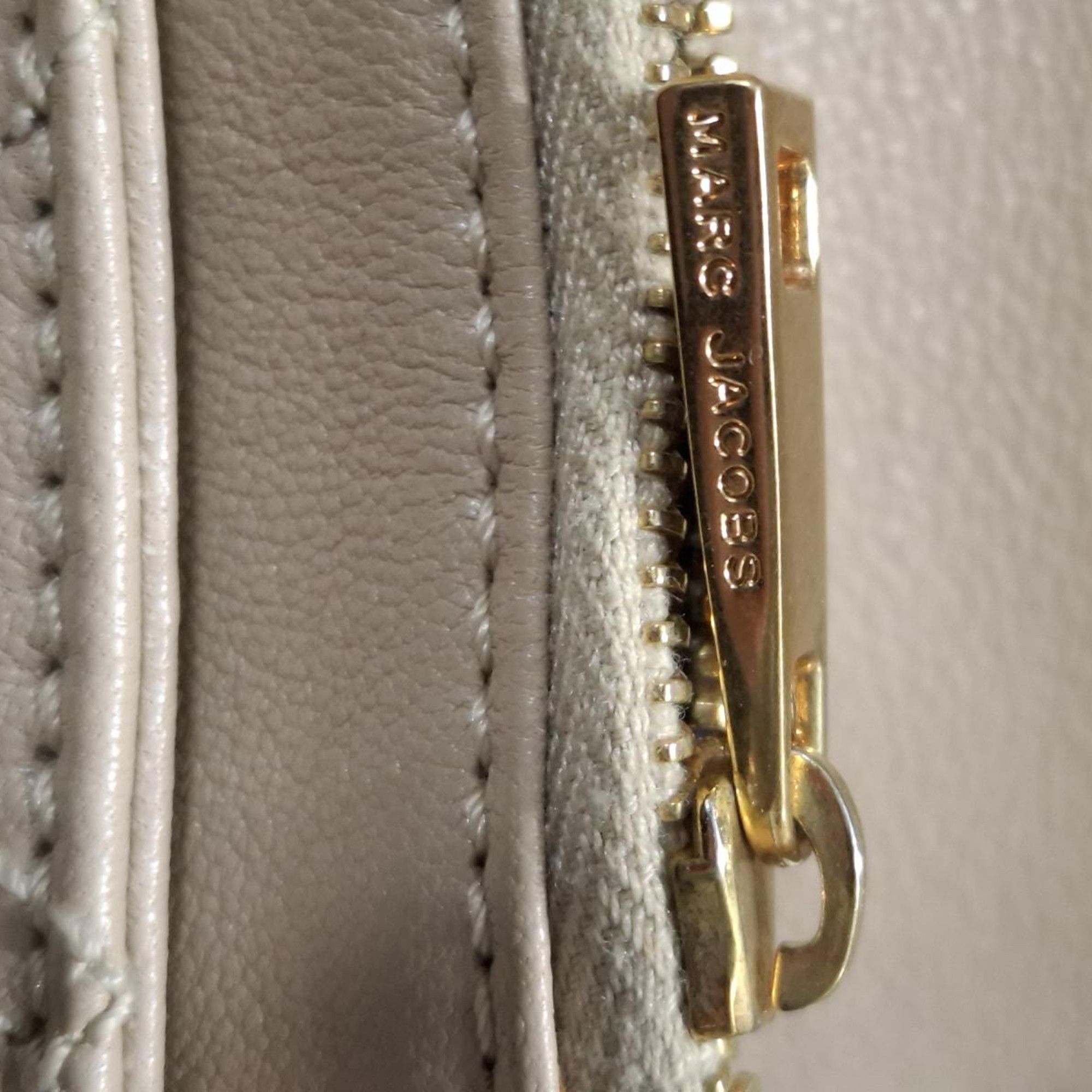 Marc Jacobs Marc Jacobs Quilted Shoulder Bag in Beige Leather Size ONE SIZE - 6 Thumbnail