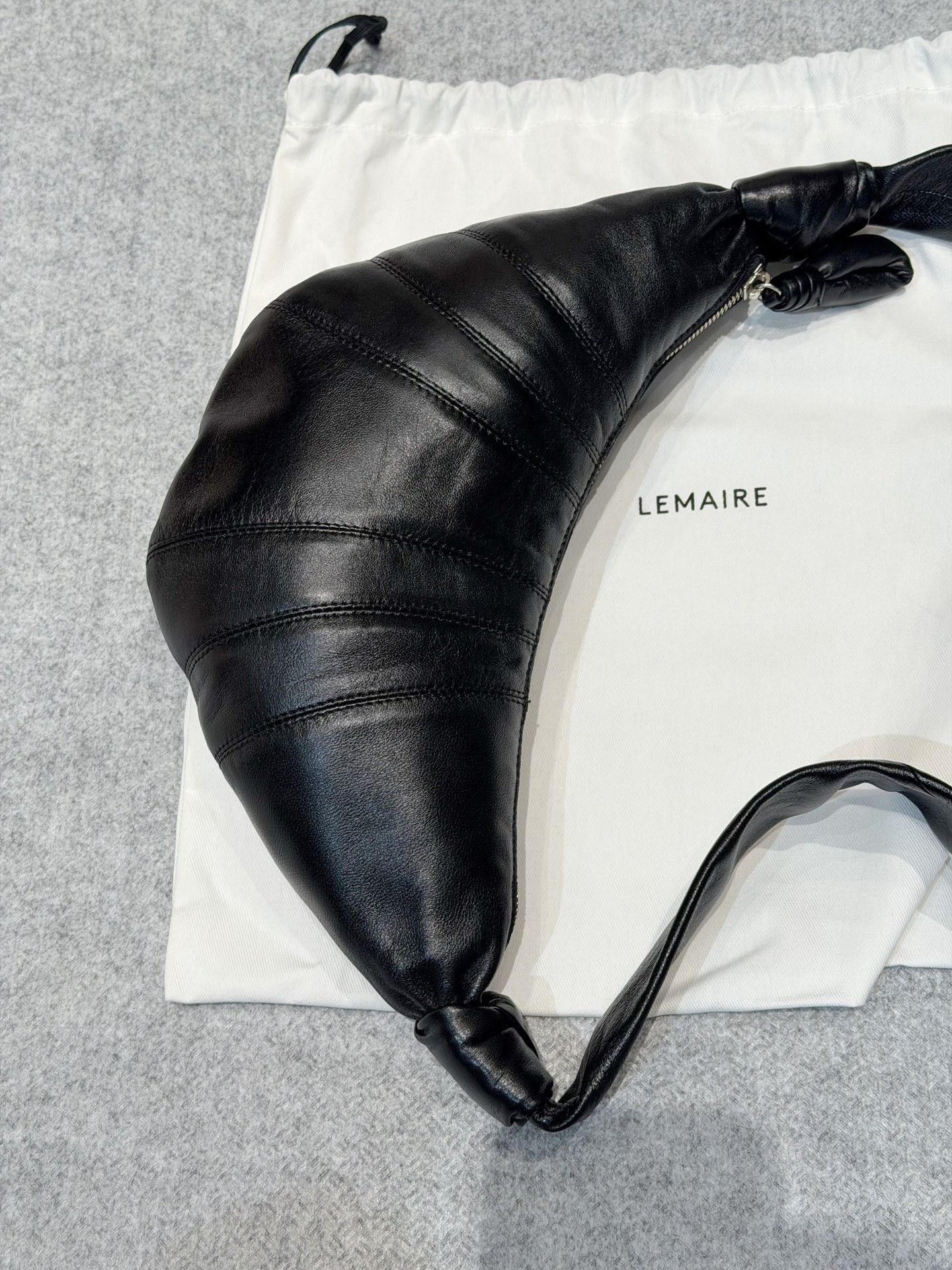 Lemaire Lemaire Small Black Leather Croissant Bag Size ONE SIZE - 6 Thumbnail