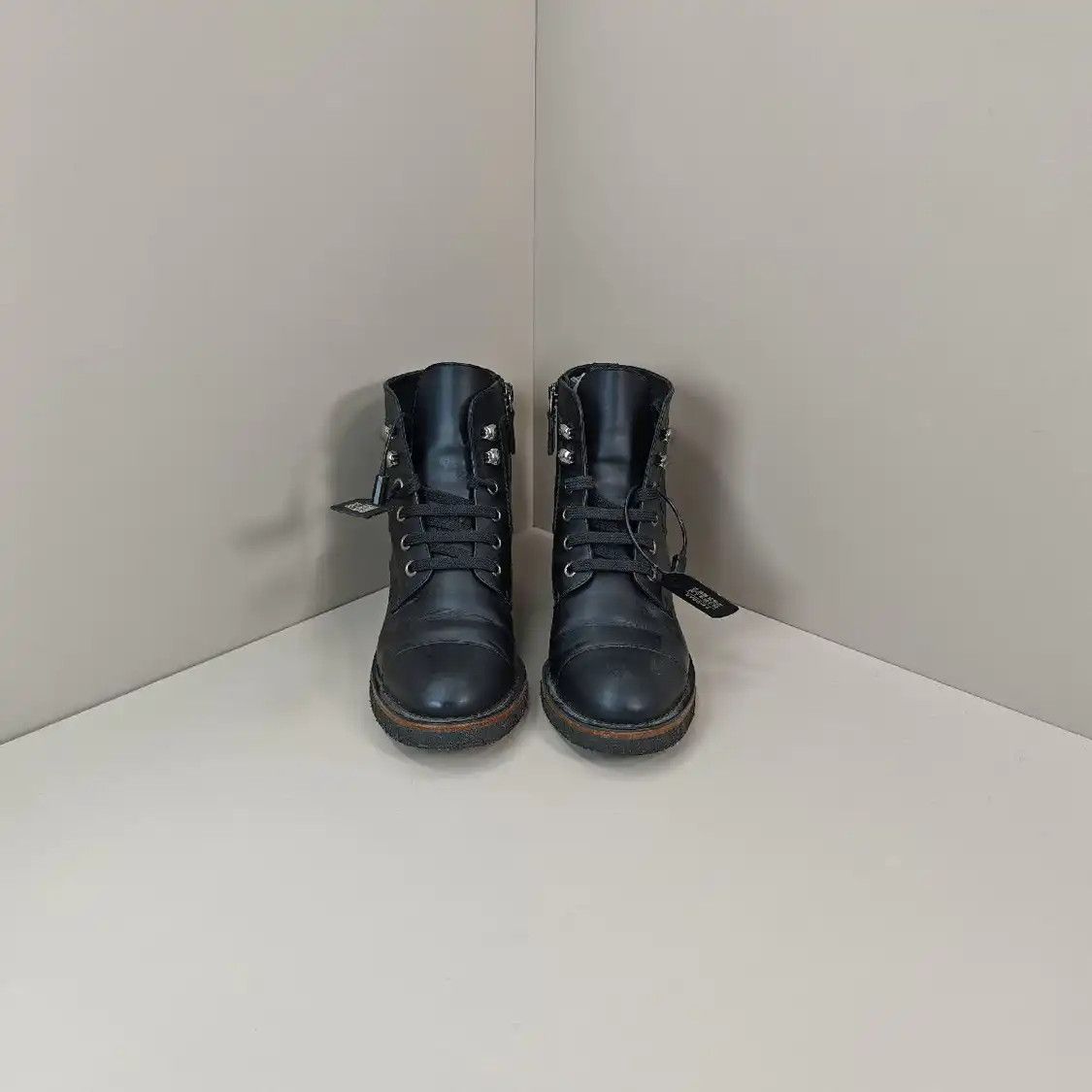 Chanel CHANEL black leather Women's ankle boots 35.5 Size US 5.5 / IT 35.5 - 3 Thumbnail