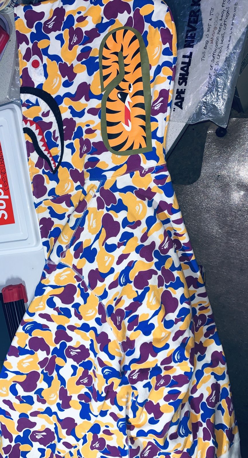 Bape BAPE Los Angeles Camo Shark Hoodie XXL(2008) #MCS-00119 Size US XXL / EU 58 / 5 - 4 Thumbnail