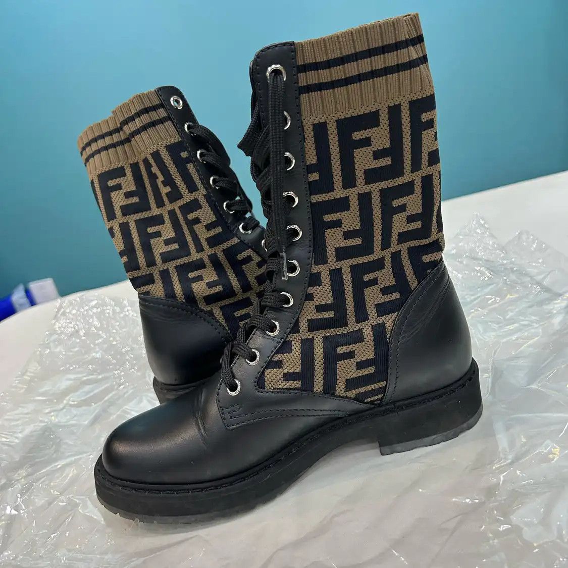 Fendi FENDI black leatherLOGO patchwork Women's ankle boots 35 Size US 5 / IT 35 - 5 Thumbnail