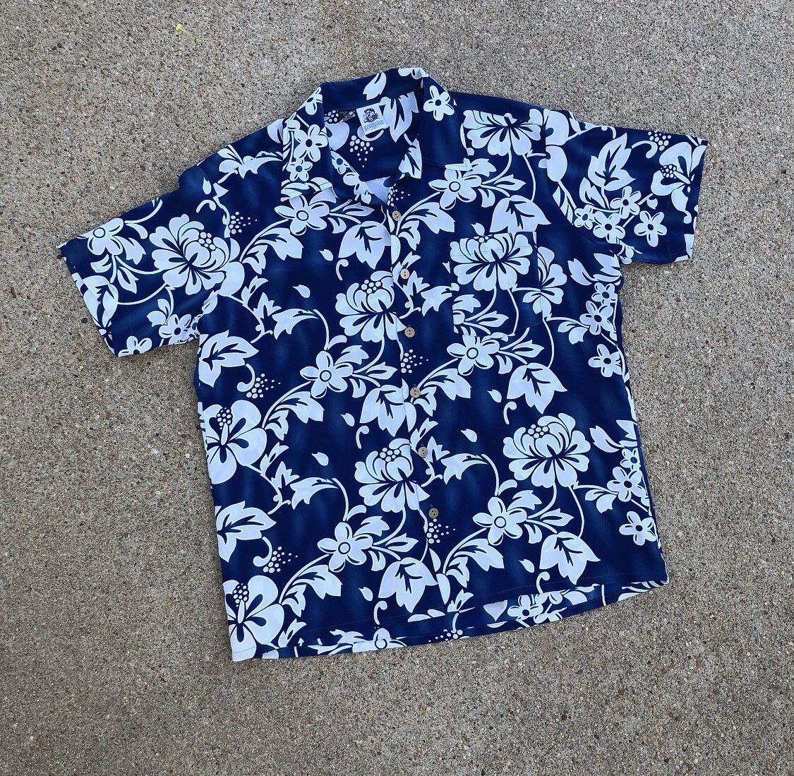 Vintage Vintage 90s Floral Leaves Hawaiian Blue Button Up Shirt Size US L / EU 52-54 / 3 - 1 Thumbnail