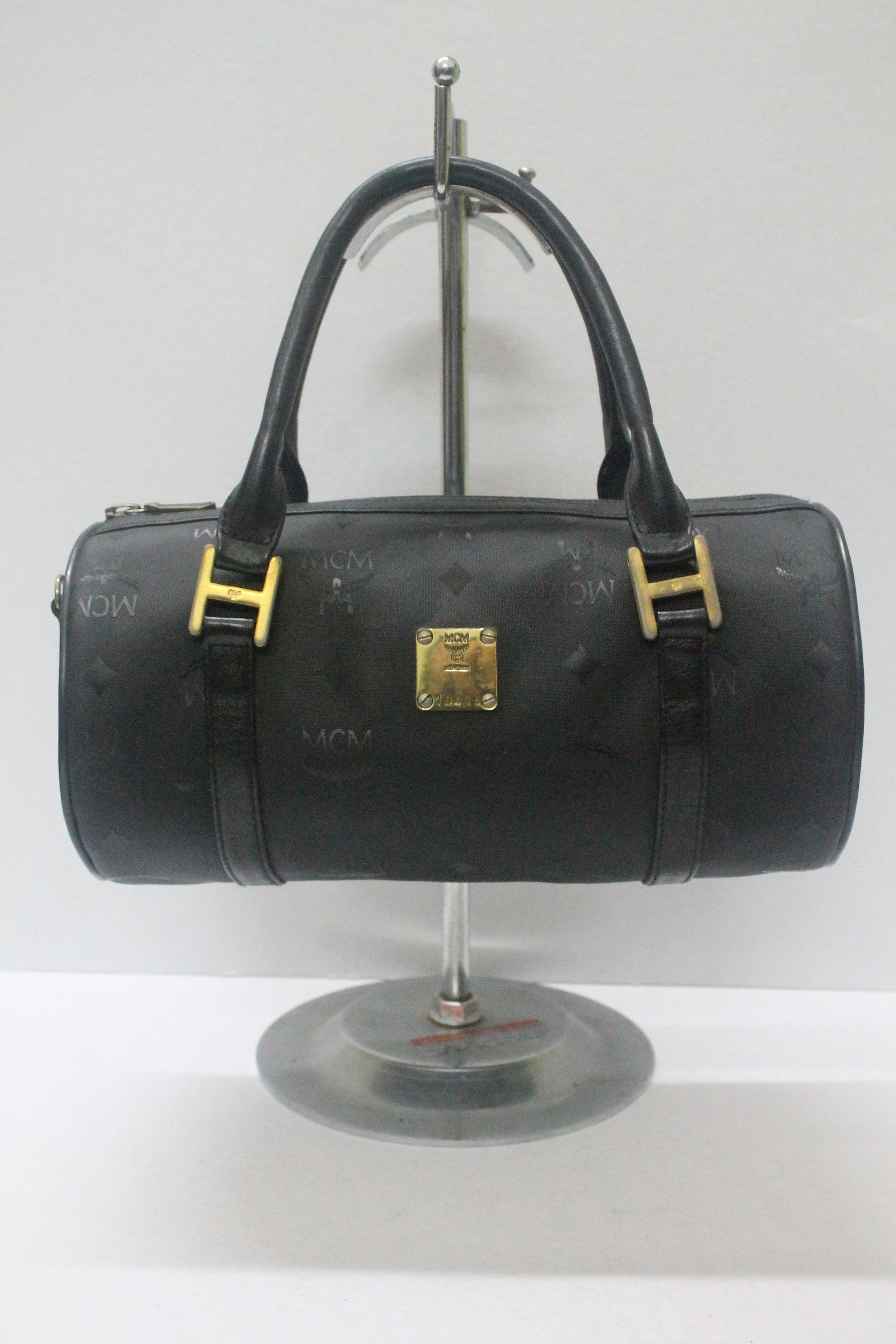 MCM PAPILLON HANDLE BAG BLACK ref.683822 - Joli Closet