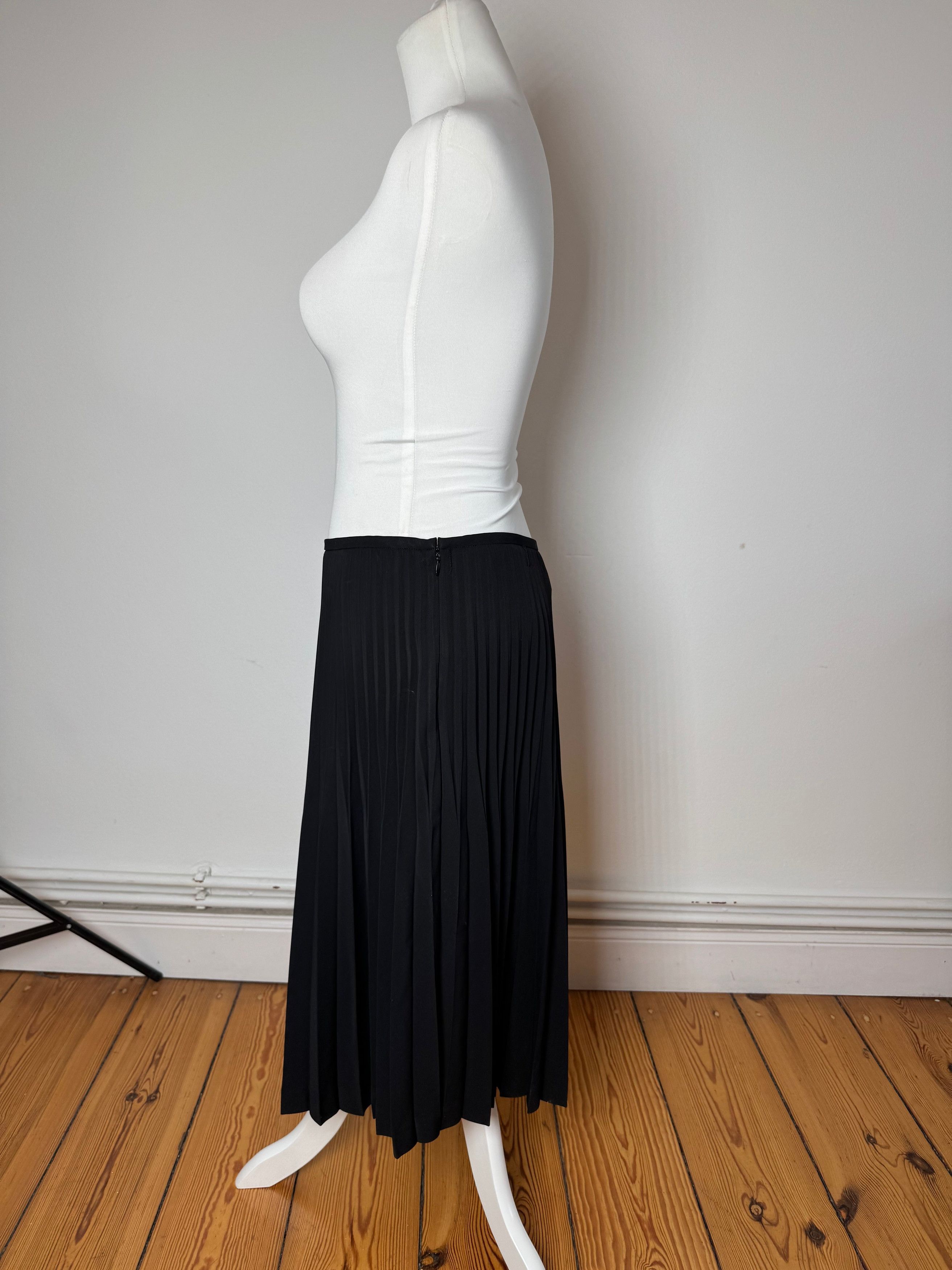 Givenchy Vintage Plissee Skirt 36/S black Size 36" / US 14 / IT 50 - 2 Thumbnail