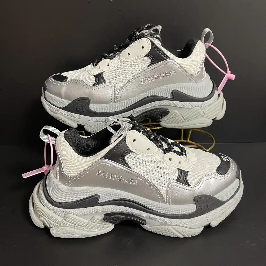 Balenciaga BALENCIAGA silver leather Women's casual sneakers 37 Size US 7 / IT 37 - 6 Thumbnail
