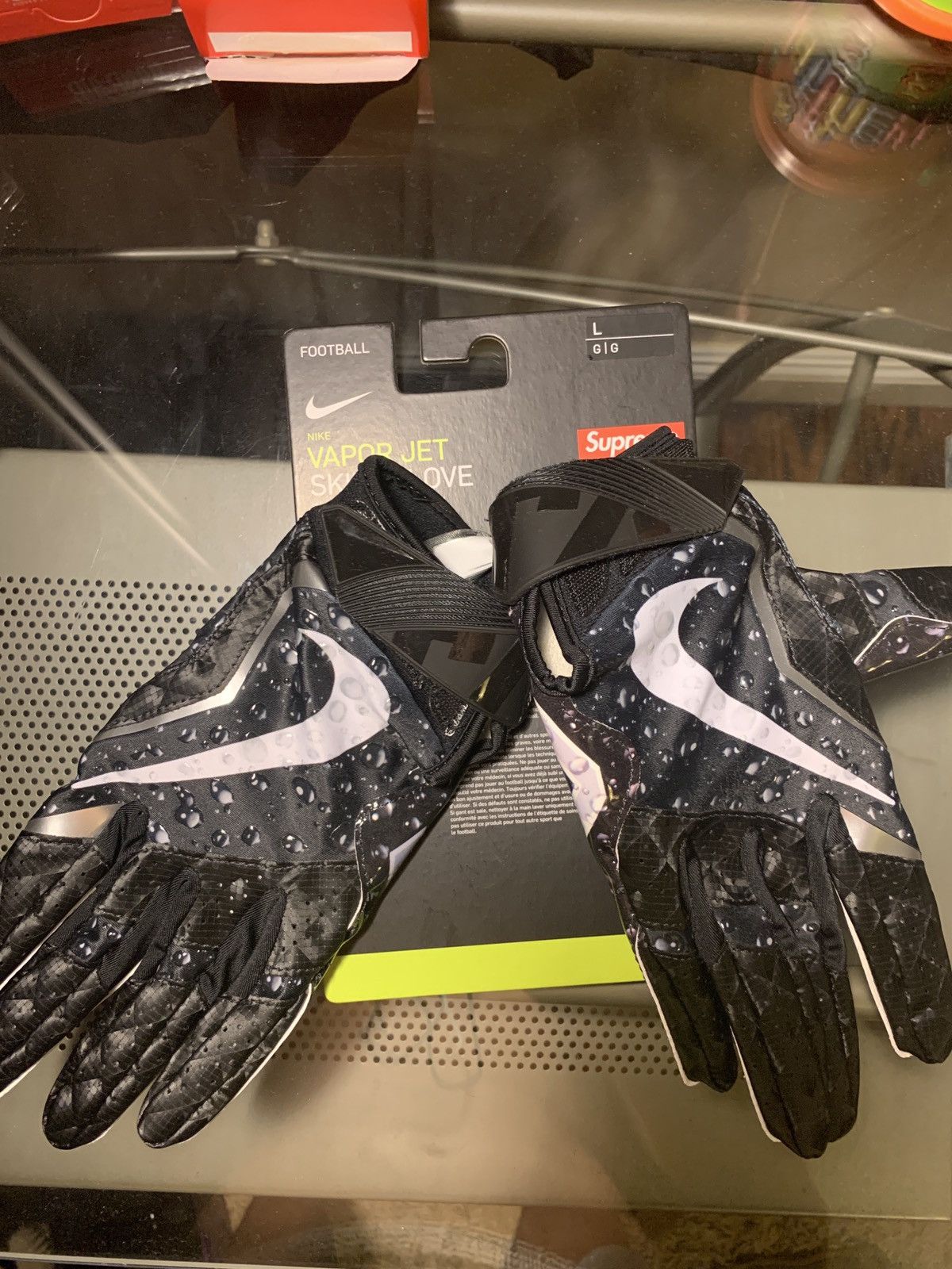 supreme football gloves