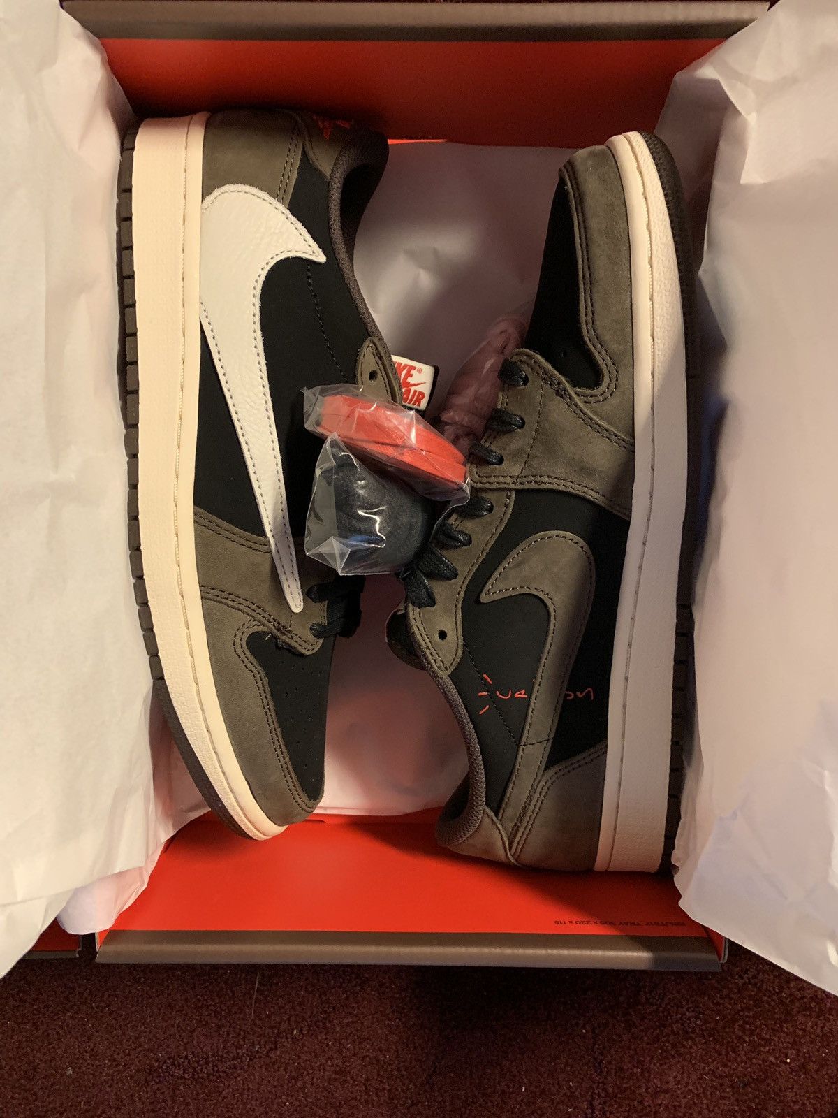 travis scott nike price