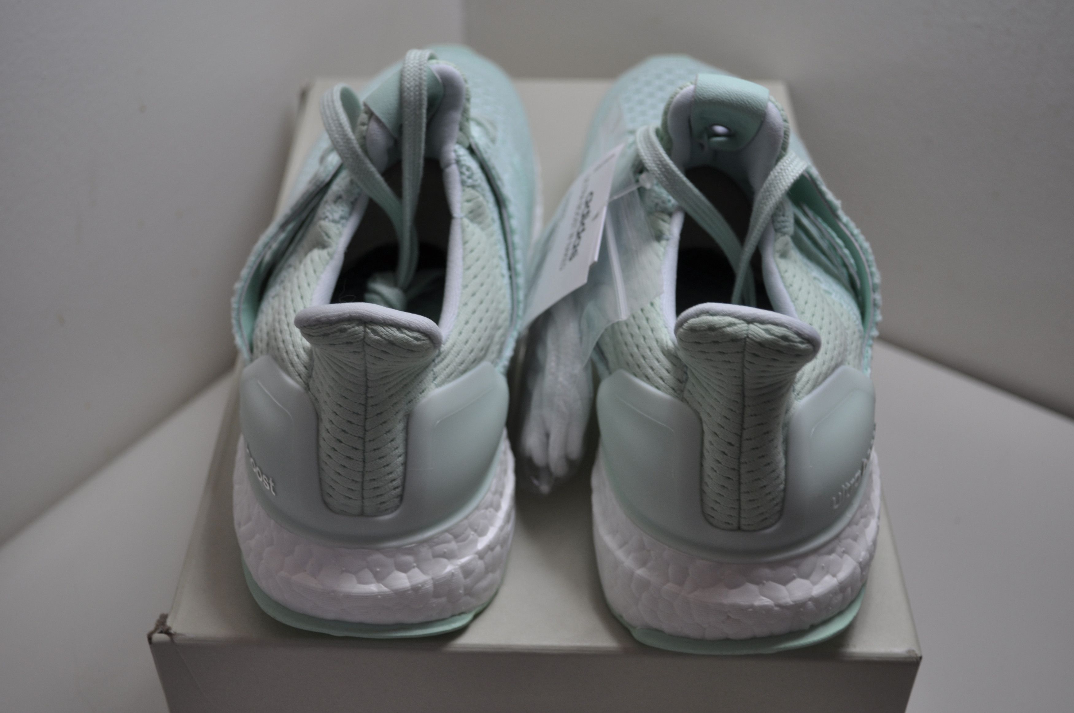 adidas gazelle silver green womens Adidas Ultraboost 22 Shoes (Size 40.5) main image 1