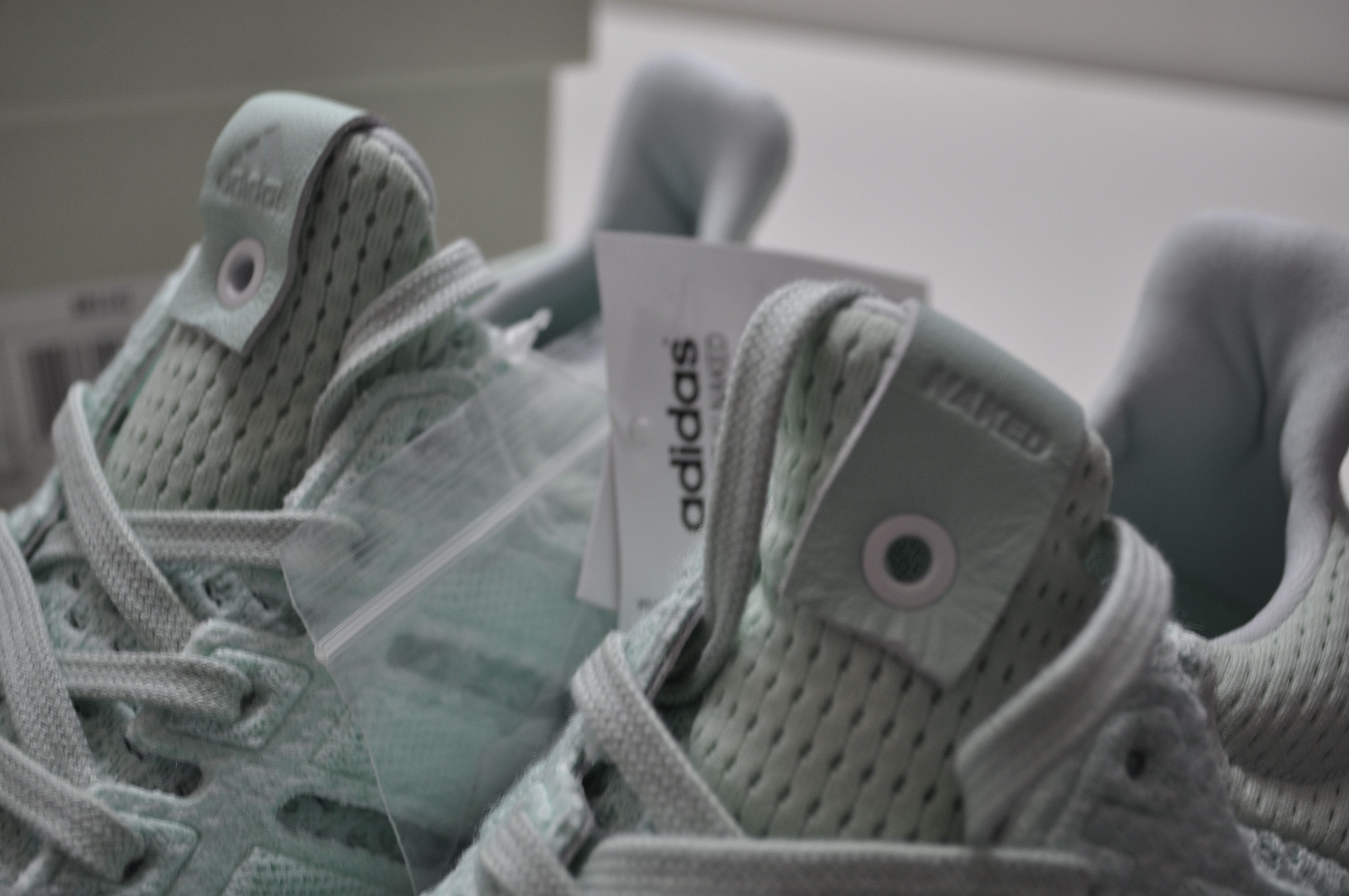 adidas gazelle silver green womens Adidas Ultra Boost x Naked 'Waves' | Neu & Authentifiziert | Unisex
