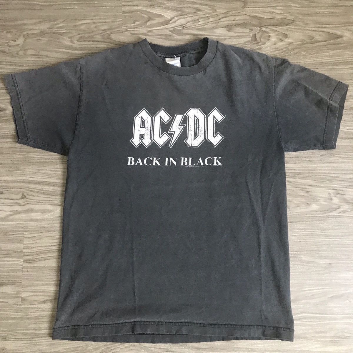 Ac/Dc × Band Tees × Vintage Vintage Distressed 2004 AC/DC Back In Black ...