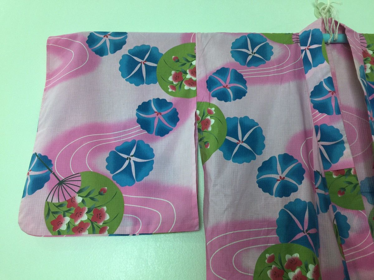 AuthenKimono in Traditional Japanese fans/Flowers Pattern Light Jackets