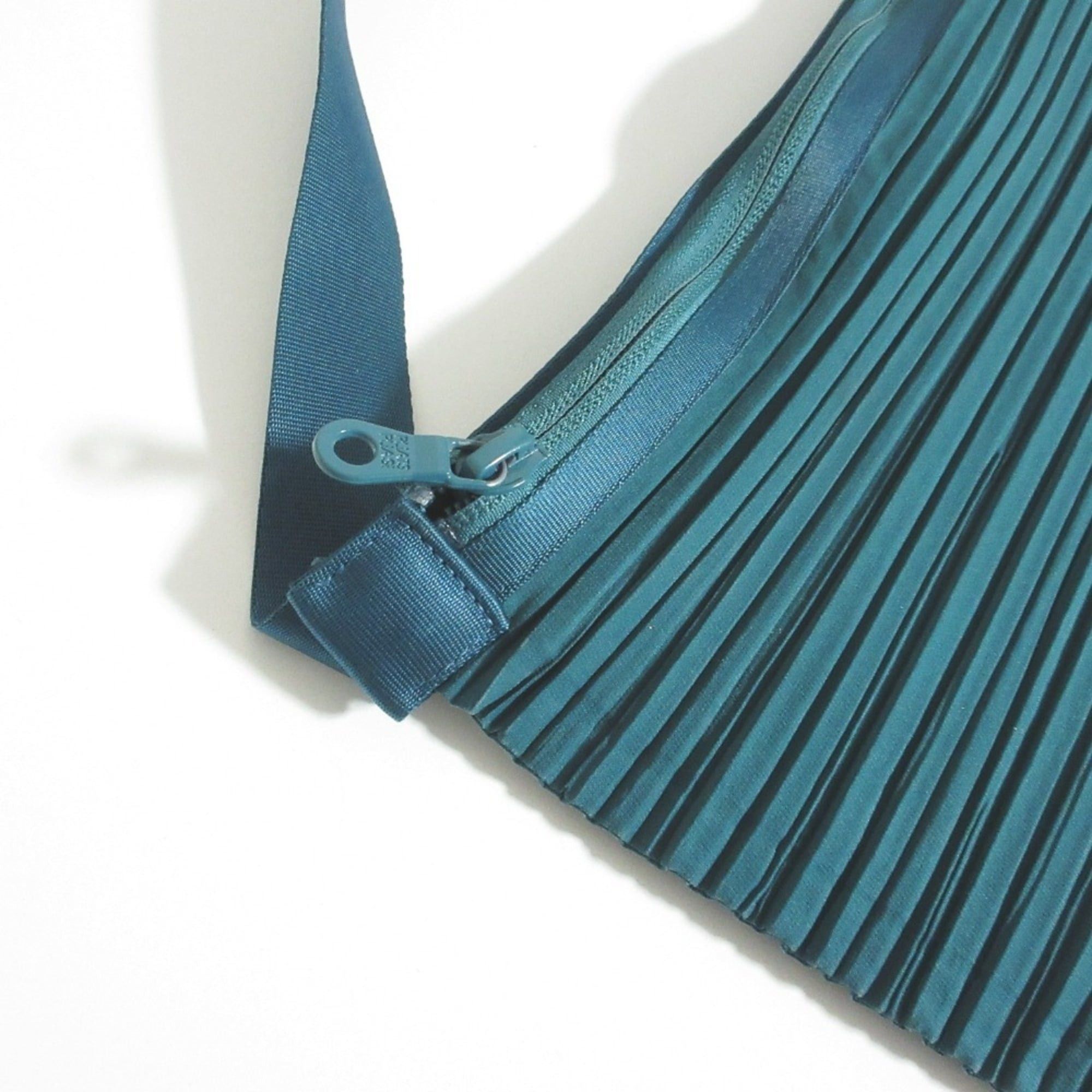 Issey Miyake PLEATS PLEASE ISSEY MIYAKE Shoulder Bag PP12-AG541 Green Women's Size ONE SIZE - 4 Thumbnail