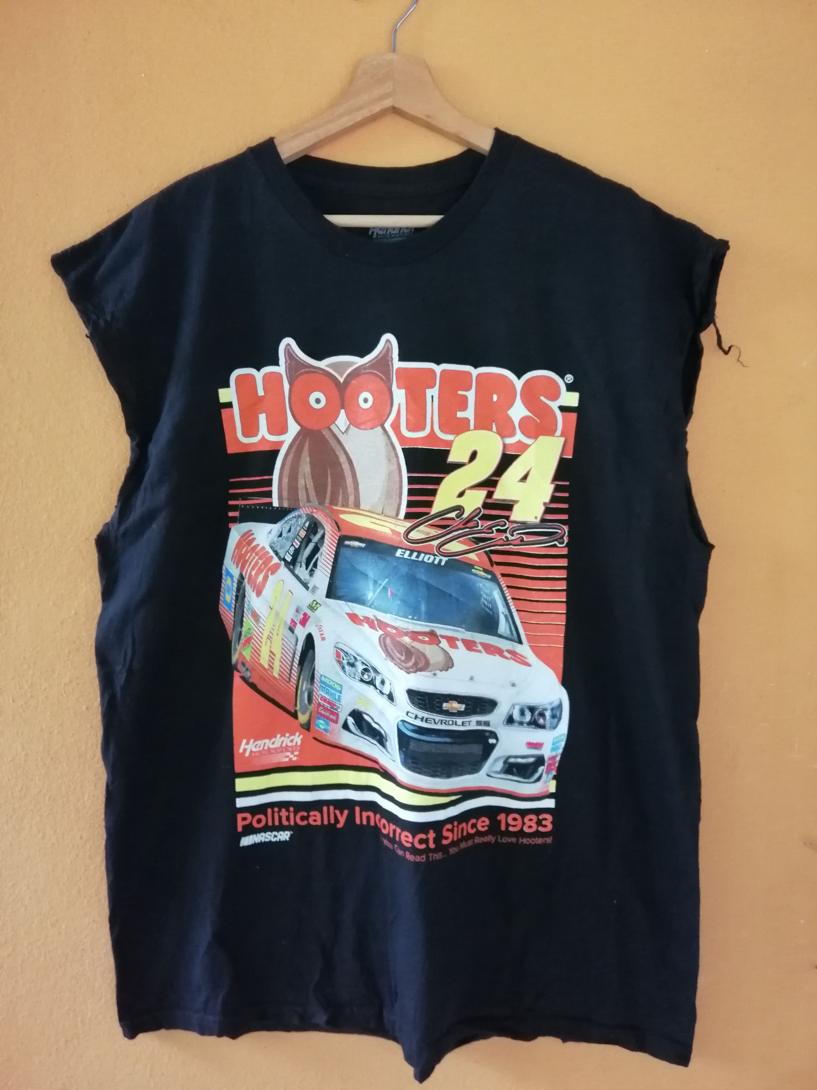 NASCAR × Vintage Vintage Hooters Chase Elliott 24 T-Shirt Size US L / EU 52-54 / 3 - 1 Thumbnail