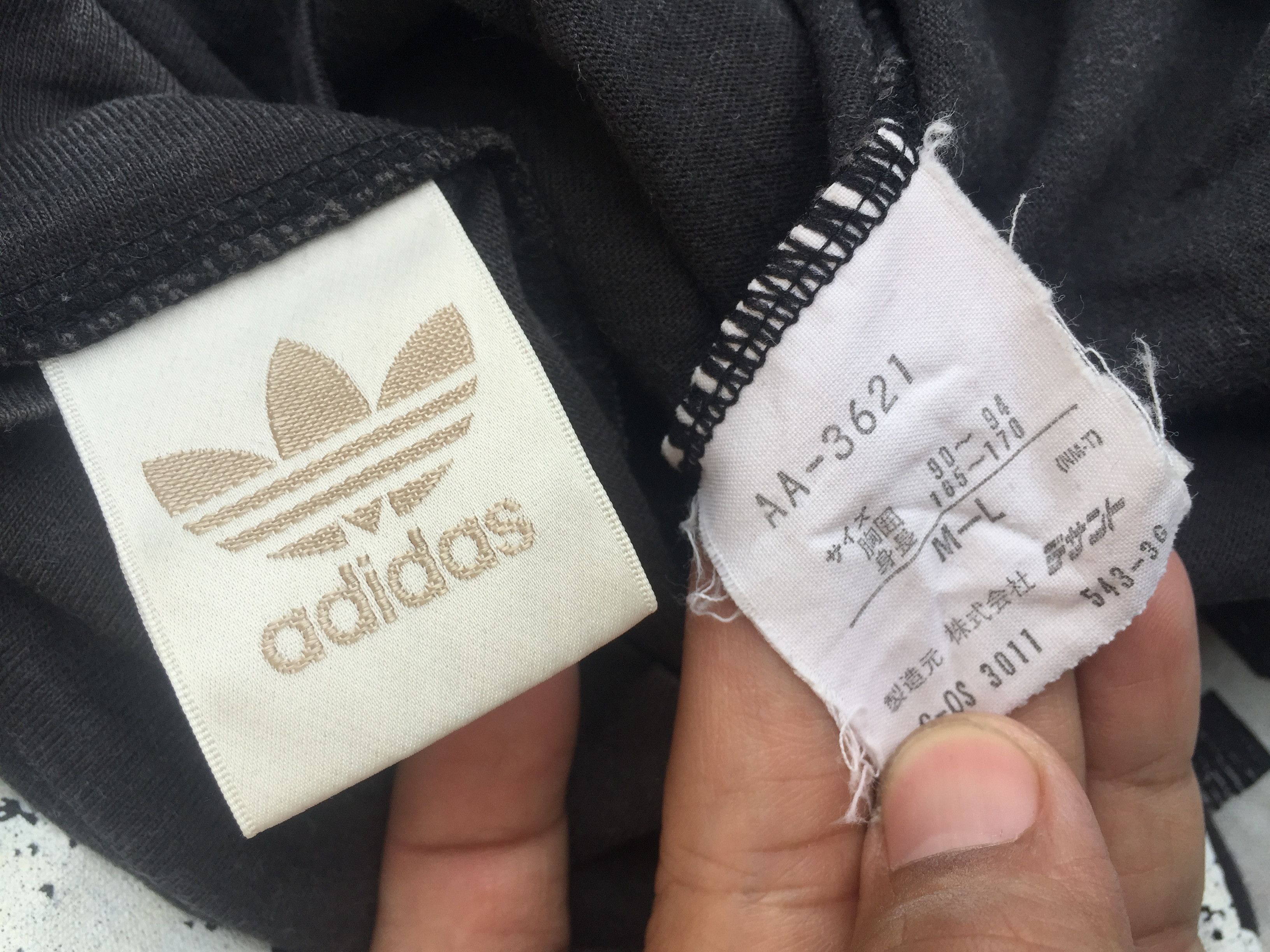 Adidas Vintage ADIDAS Big Logo Long Sleeve Shirt Size US L / EU 52-54 / 3 - 14 Thumbnail