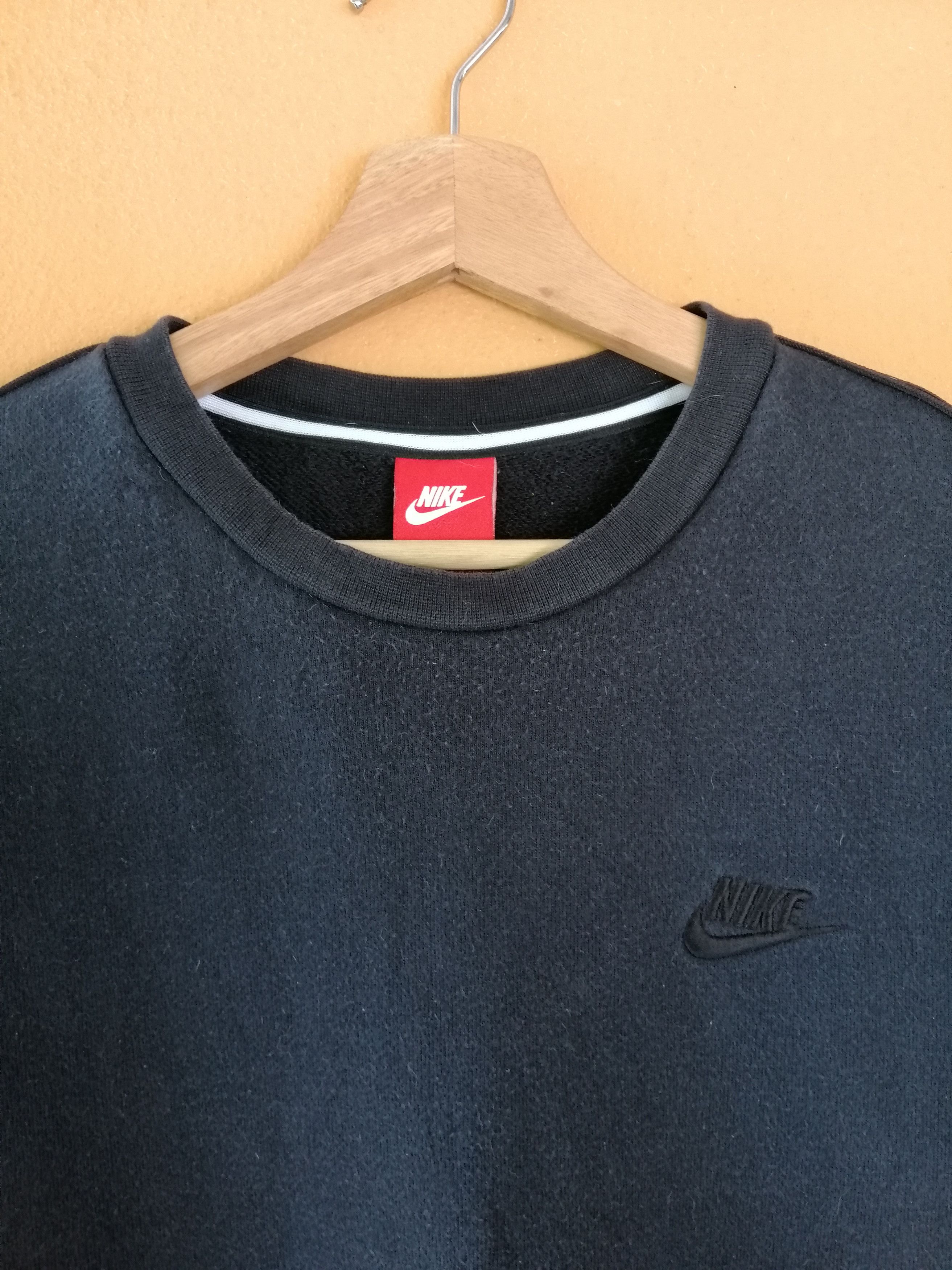 Nike Vintage NIKE Embroidery Small Logo Fullover Sweatshirts Size US L / EU 52-54 / 3 - 1 Thumbnail