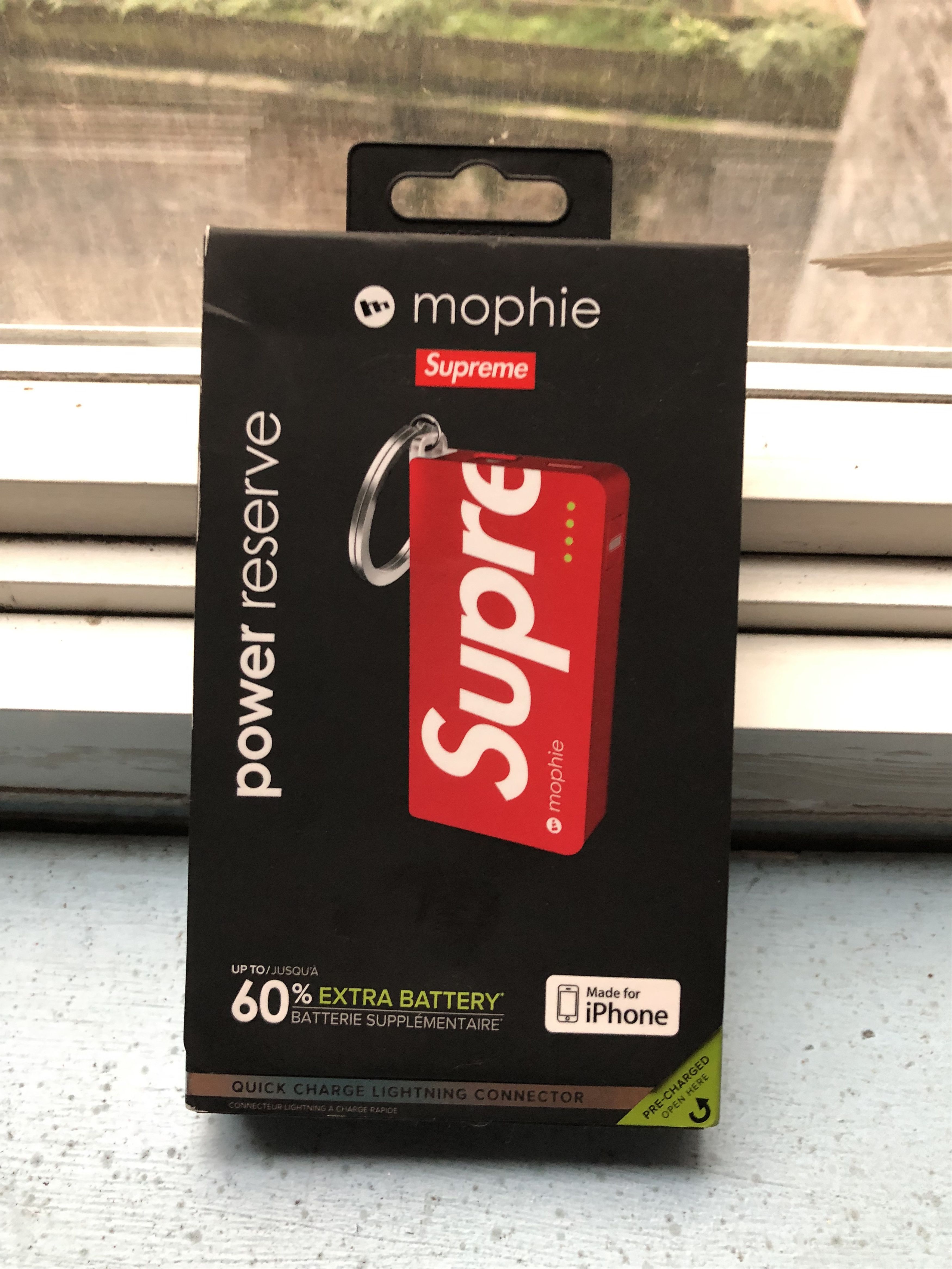 Supreme Mophie Power Reserve 15SS 新品 Supreme Mophie Power Reserve 15SS 新品