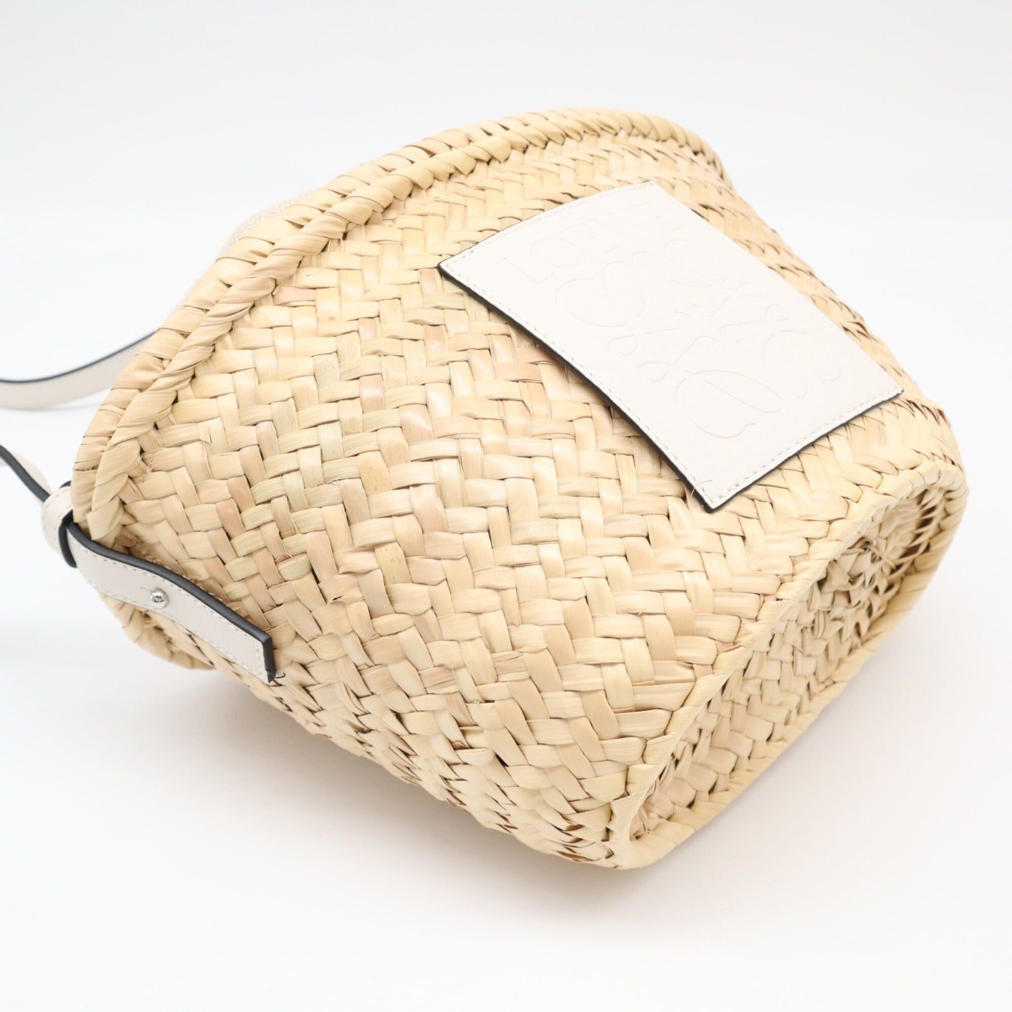 Loewe LOEWE Drawstring Bucket Bag A223222X01 Handbag Beige White Calf Leather Palm Leaf Women's Size ONE SIZE - 4 Thumbnail