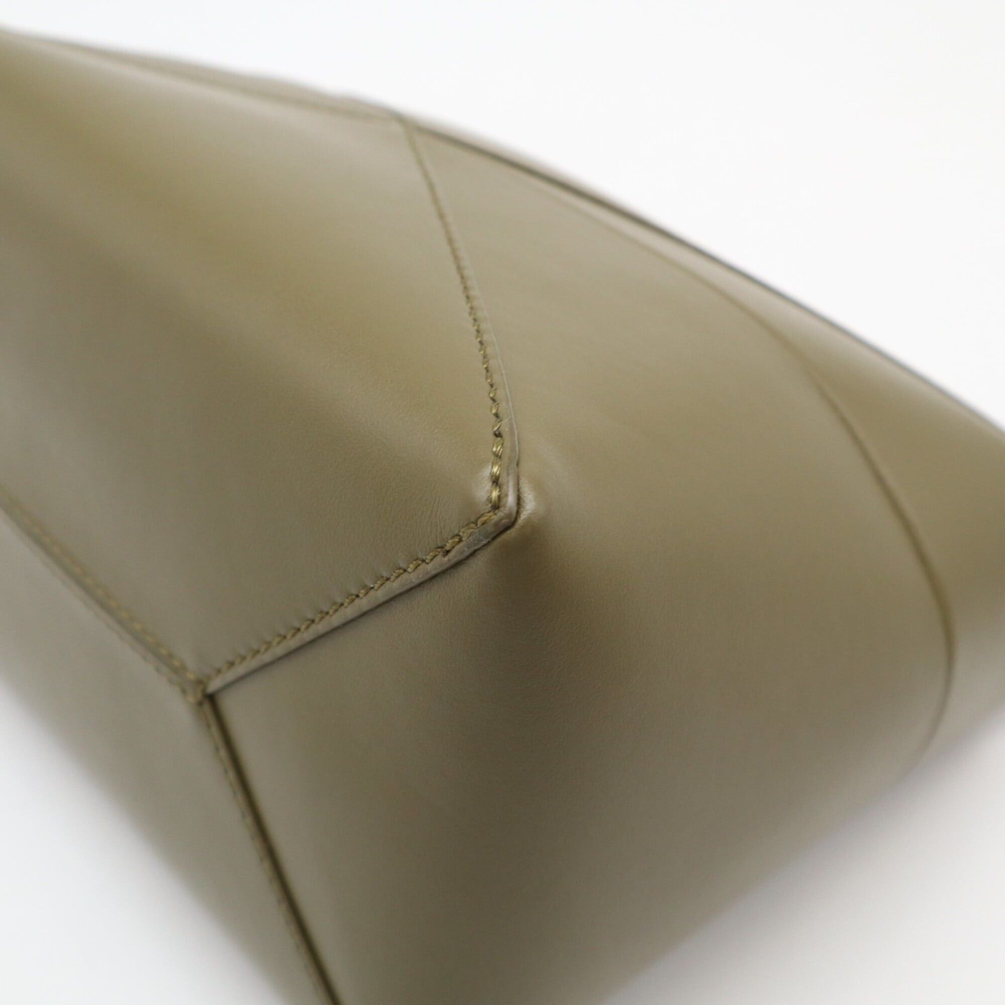 Loewe LOEWE Shiny Calfskin Puzzle Fold Wash Bag C510WBPX01 Clutch Khaki Women's Size ONE SIZE - 11 Thumbnail