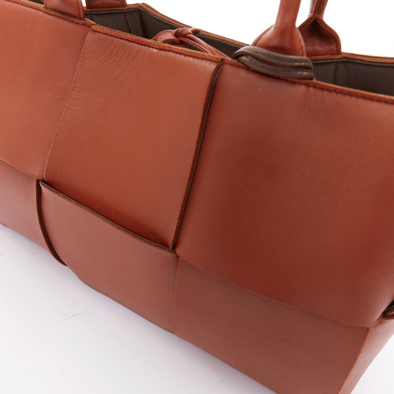 Bottega Veneta BOTTEGA VENETA Daniel Lee Arco Medium brick rust red smooth leather maxi intrecciato tote bag Size ONE SIZE - 8 Thumbnail