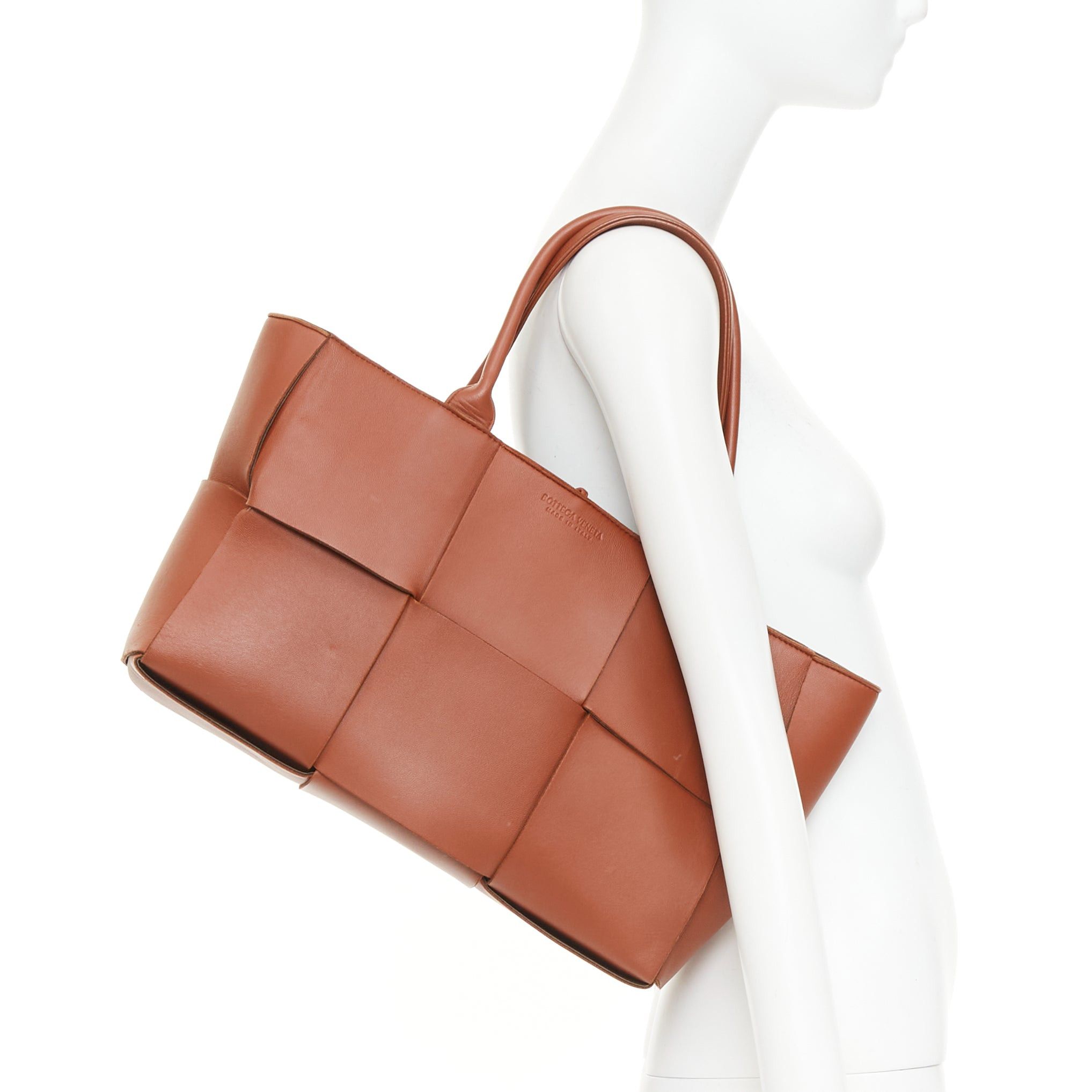 Bottega Veneta BOTTEGA VENETA Daniel Lee Arco Medium brick rust red smooth leather maxi intrecciato tote bag Size ONE SIZE - 2 Thumbnail