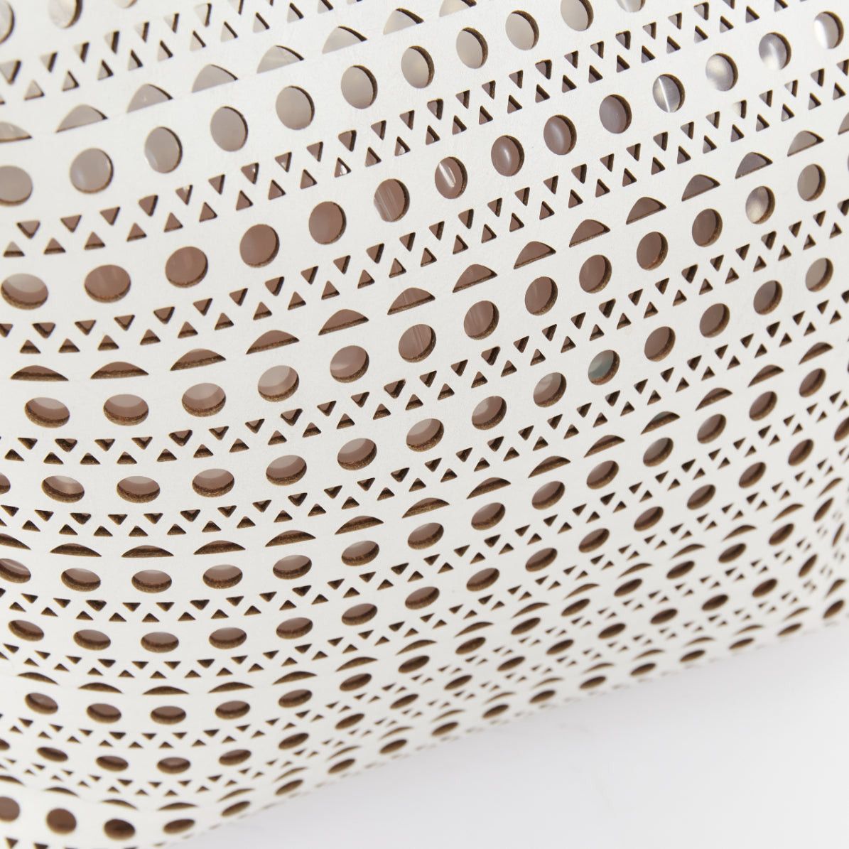 Alaia ALAIA Le Mina Vienne Wave laser cut white calfskin leather travel tote bag Size ONE SIZE - 7 Thumbnail