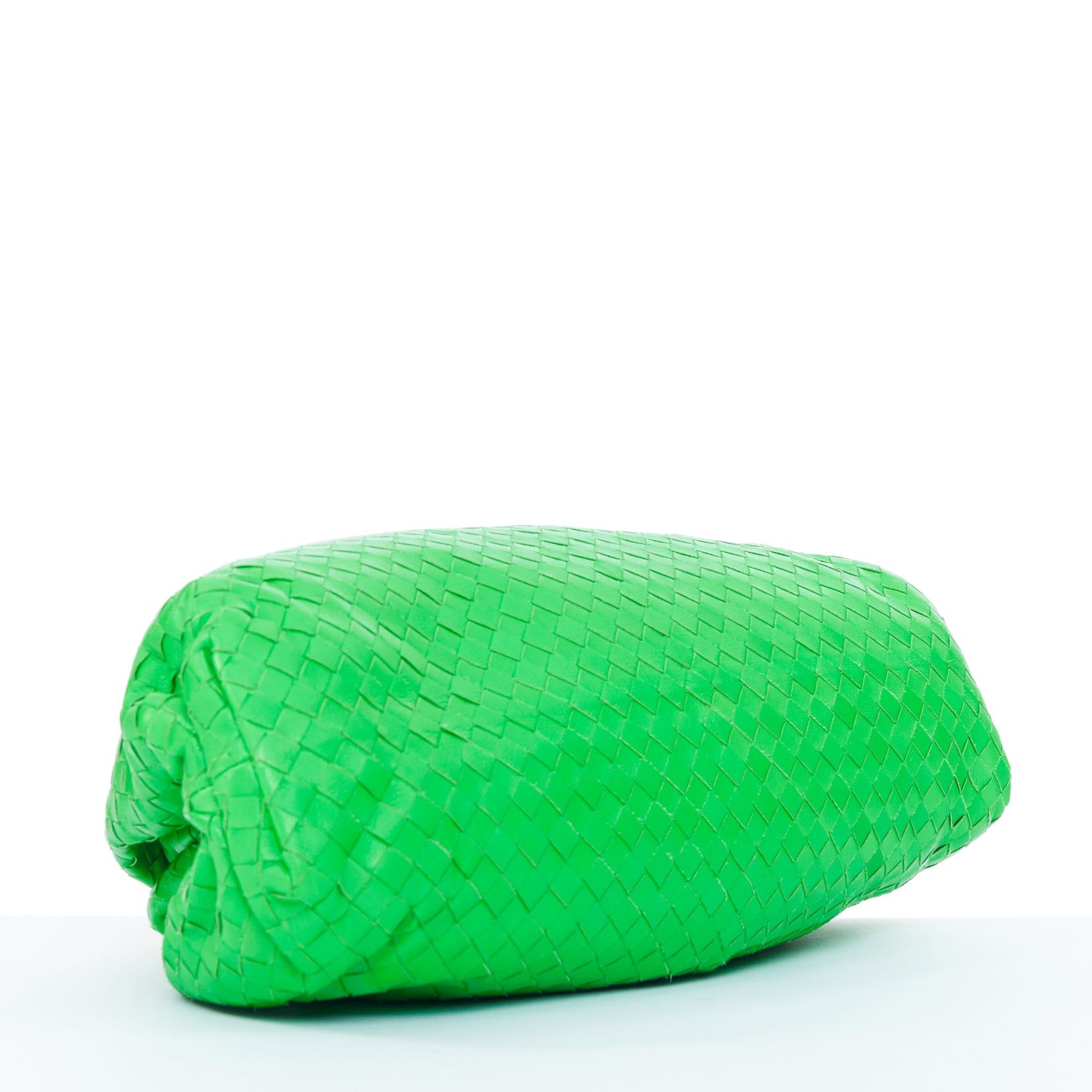 Bottega Veneta BOTTEGA VENETA Parakeet The Pouch green Intrecciato nappa leather clutch bag Size ONE SIZE - 6 Thumbnail