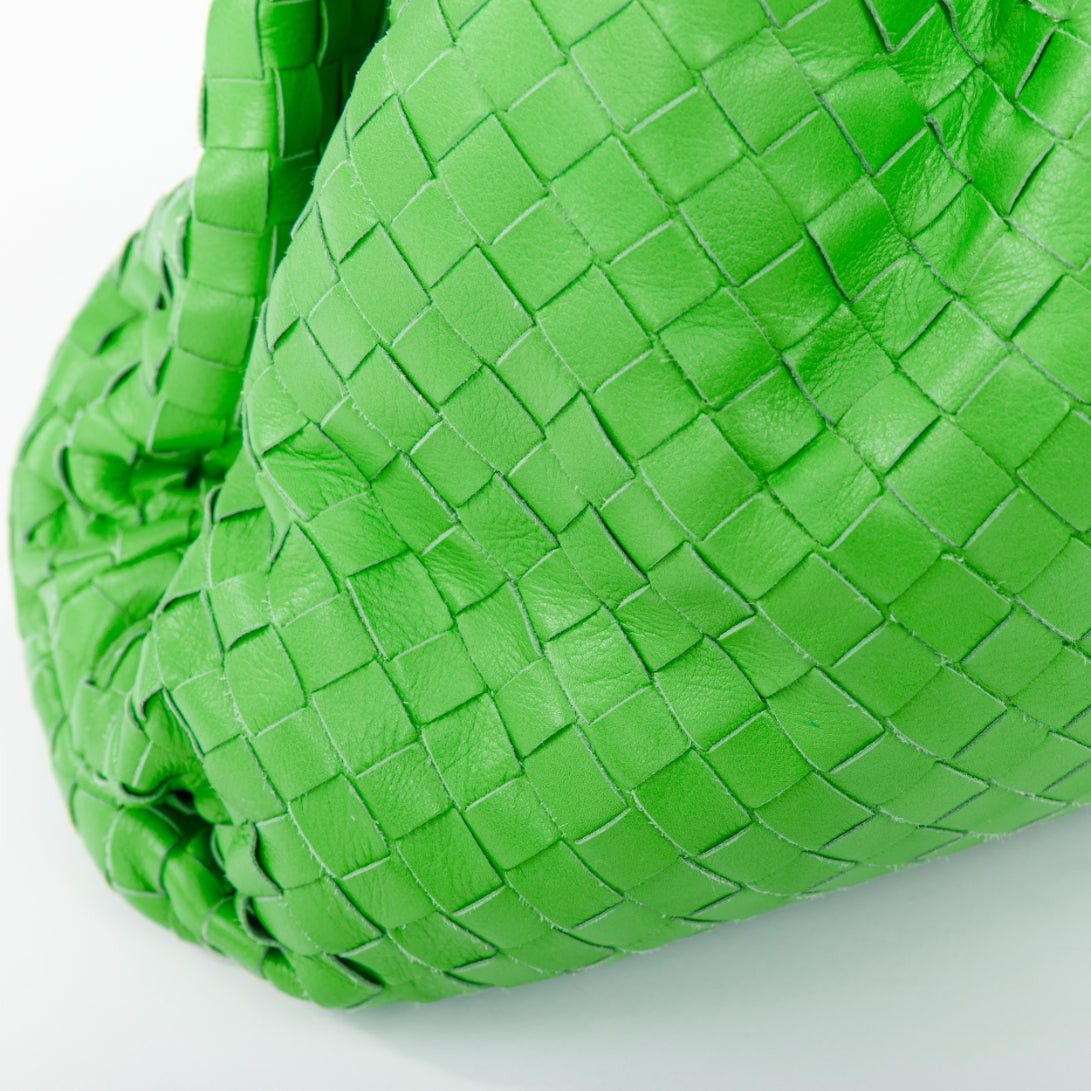 Bottega Veneta BOTTEGA VENETA Parakeet The Pouch green Intrecciato nappa leather clutch bag Size ONE SIZE - 8 Thumbnail