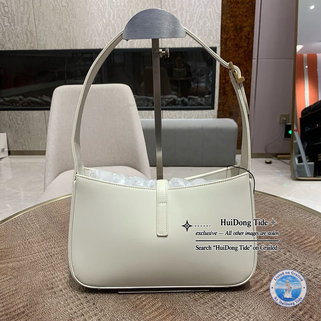 Saint Laurent Paris Saint Laurent Le 5 à 7 Smooth Leather Shoulder Bag Size ONE SIZE - 2 Thumbnail