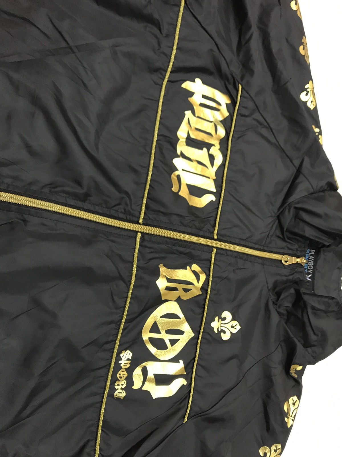 Playboy × Vintage PLAYBOY SPORT GOLD SPELLOUT SIDE TAPE WOMDBREAKER SWEATER Size US L / EU 52-54 / 3 - 3 Thumbnail