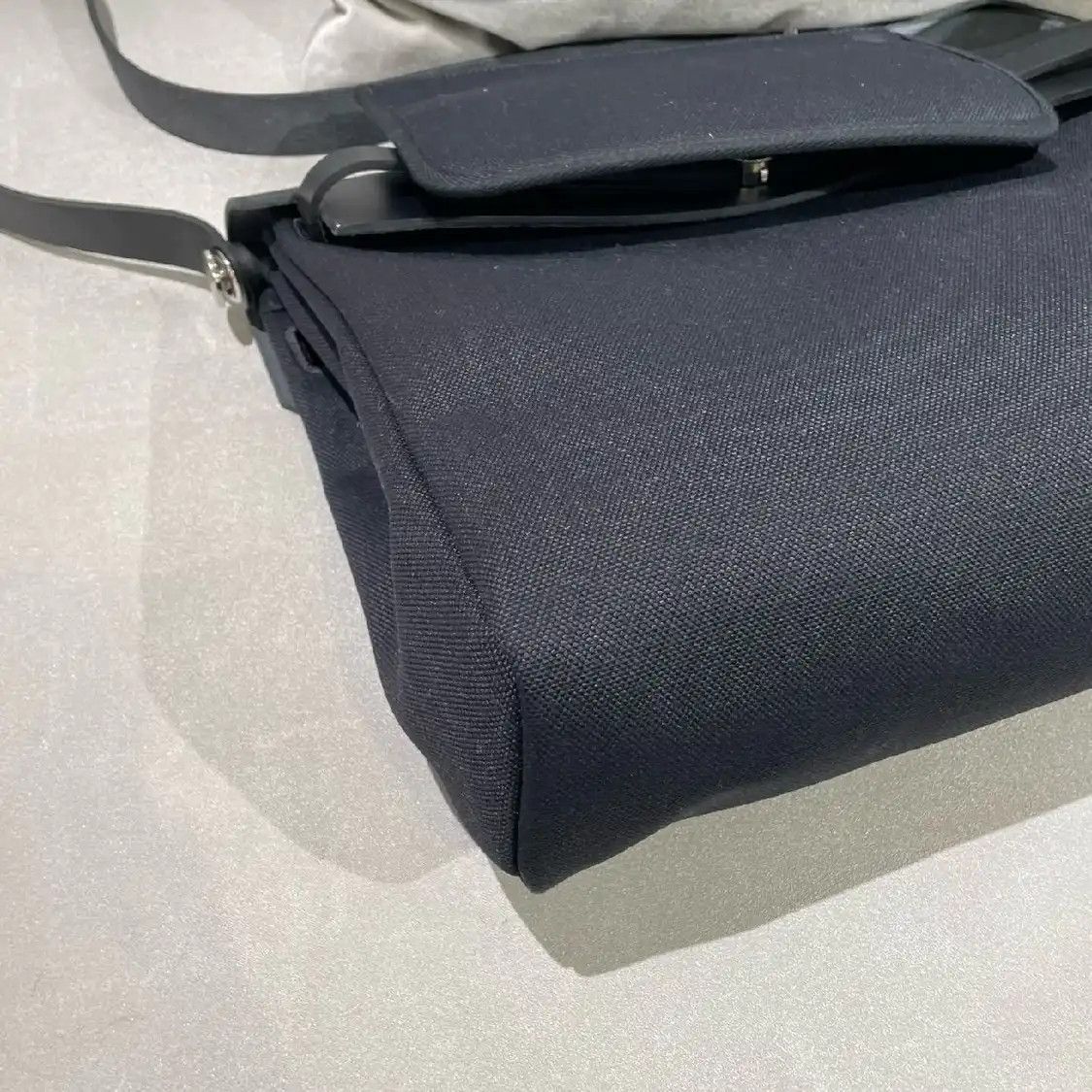 Hermes Hermes Herbag Messenger 39 black canvas crossbody bag silver hardware B sub-pock Size ONE SIZE - 4 Thumbnail