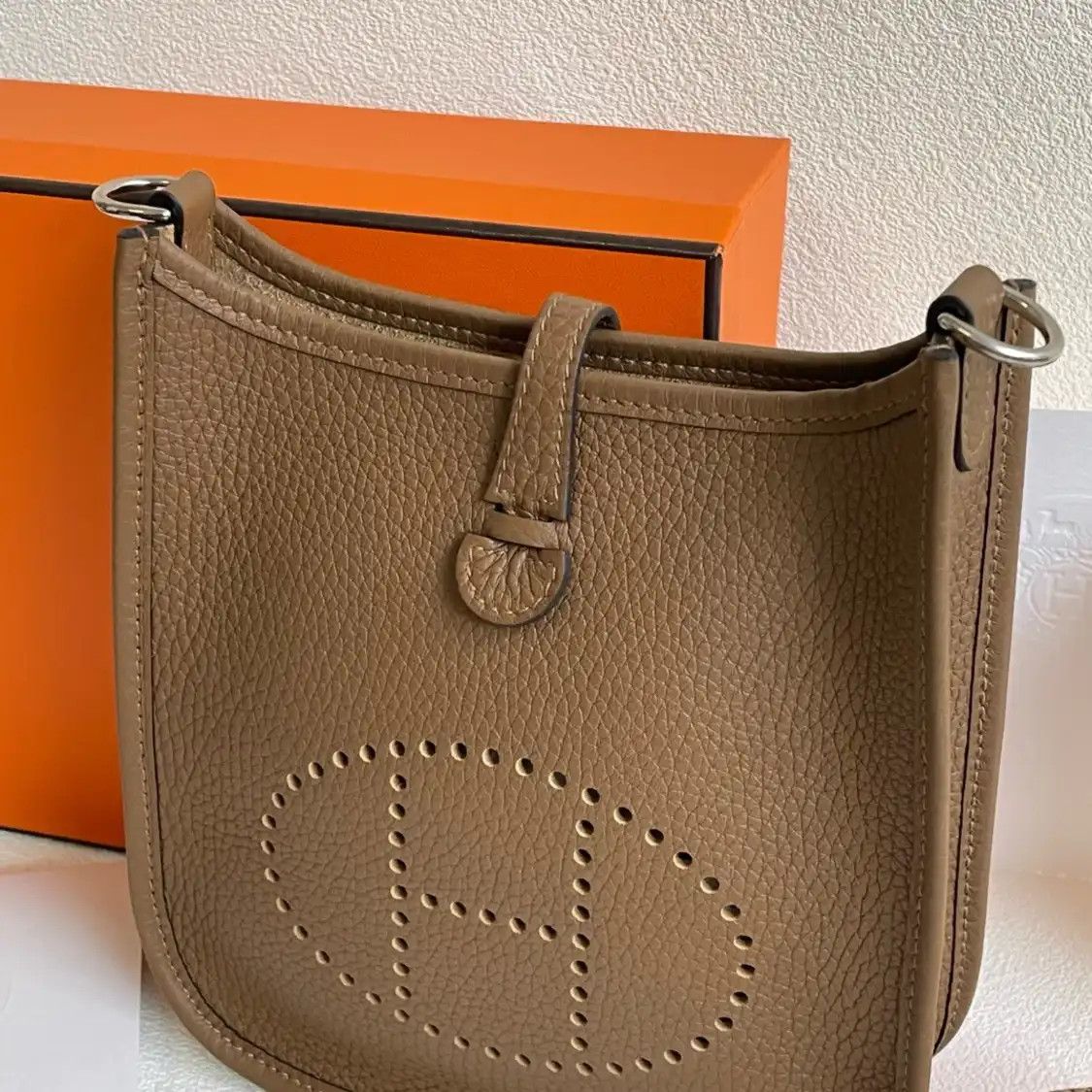 Hermes Hermes Evelyne TPM Marron Clemence cowhide leather cutout Evelyne shoulder bag s Size ONE SIZE - 7 Thumbnail