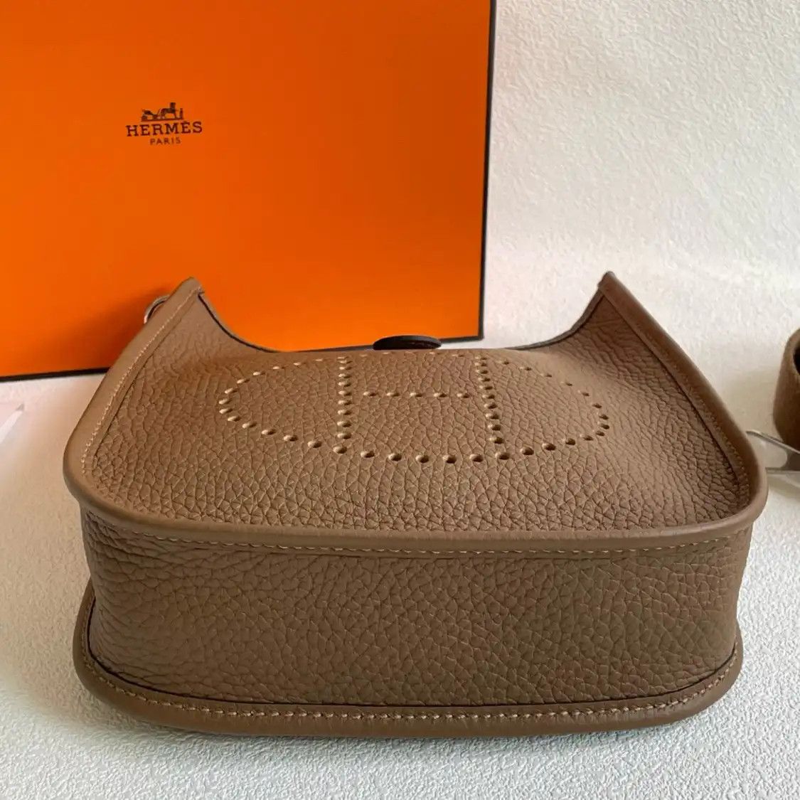 Hermes Hermes Evelyne TPM Marron Clemence cowhide leather cutout Evelyne shoulder bag s Size ONE SIZE - 5 Thumbnail